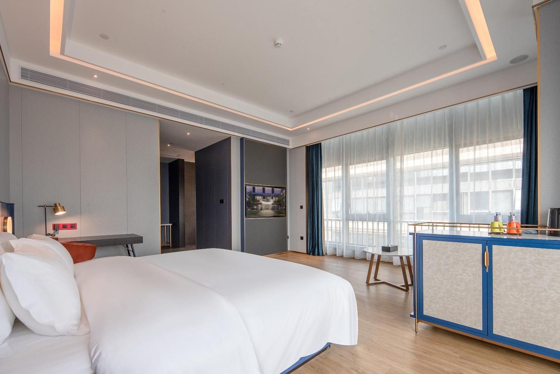 1 King Bed, Premier Room, Non-Smoking