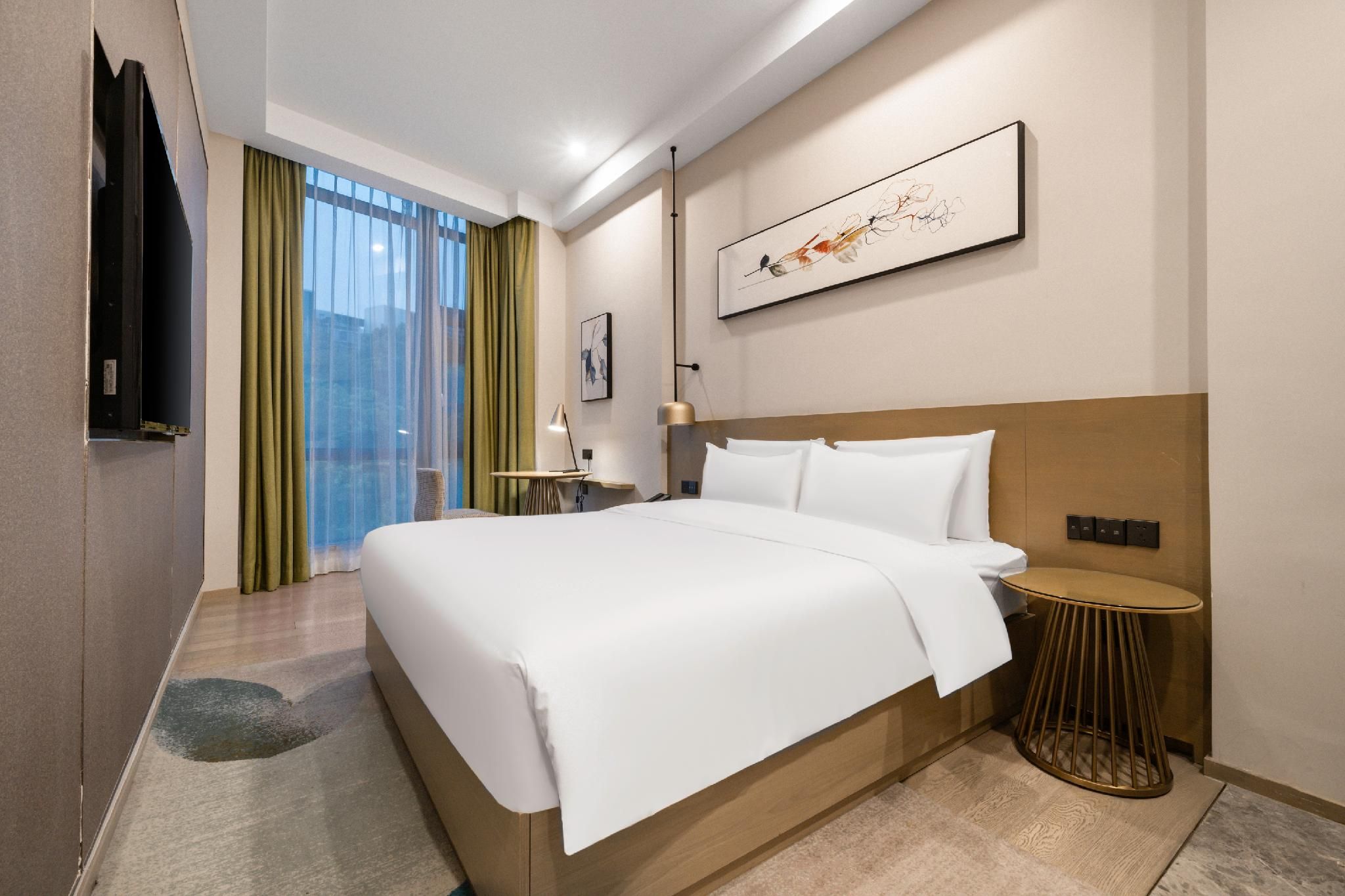 Hotel Queen Room