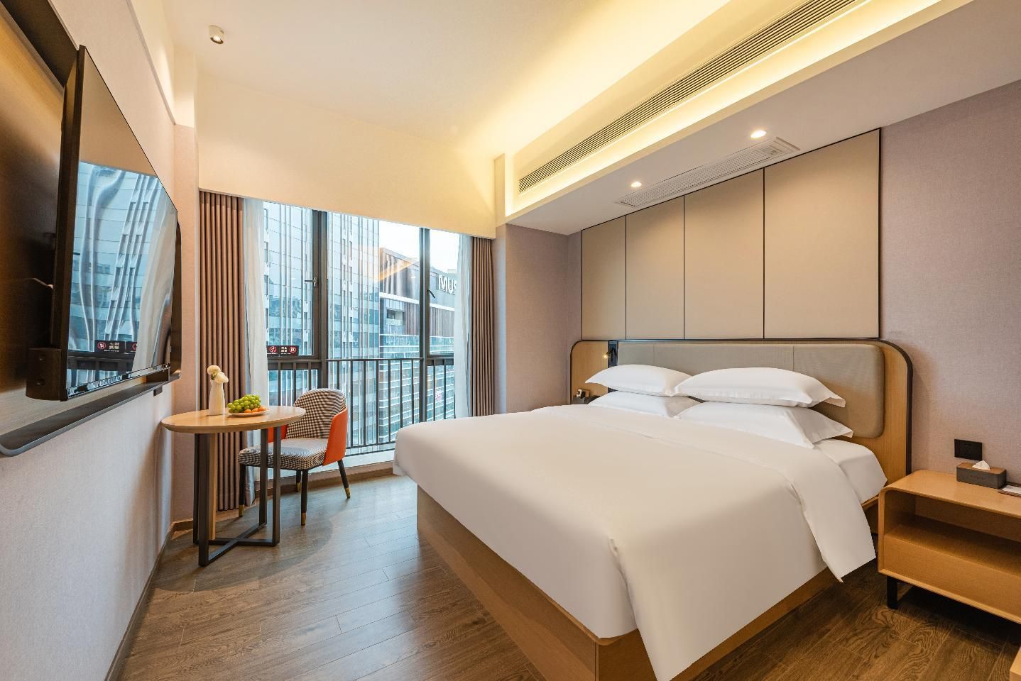Dossen - Bed Room With City View