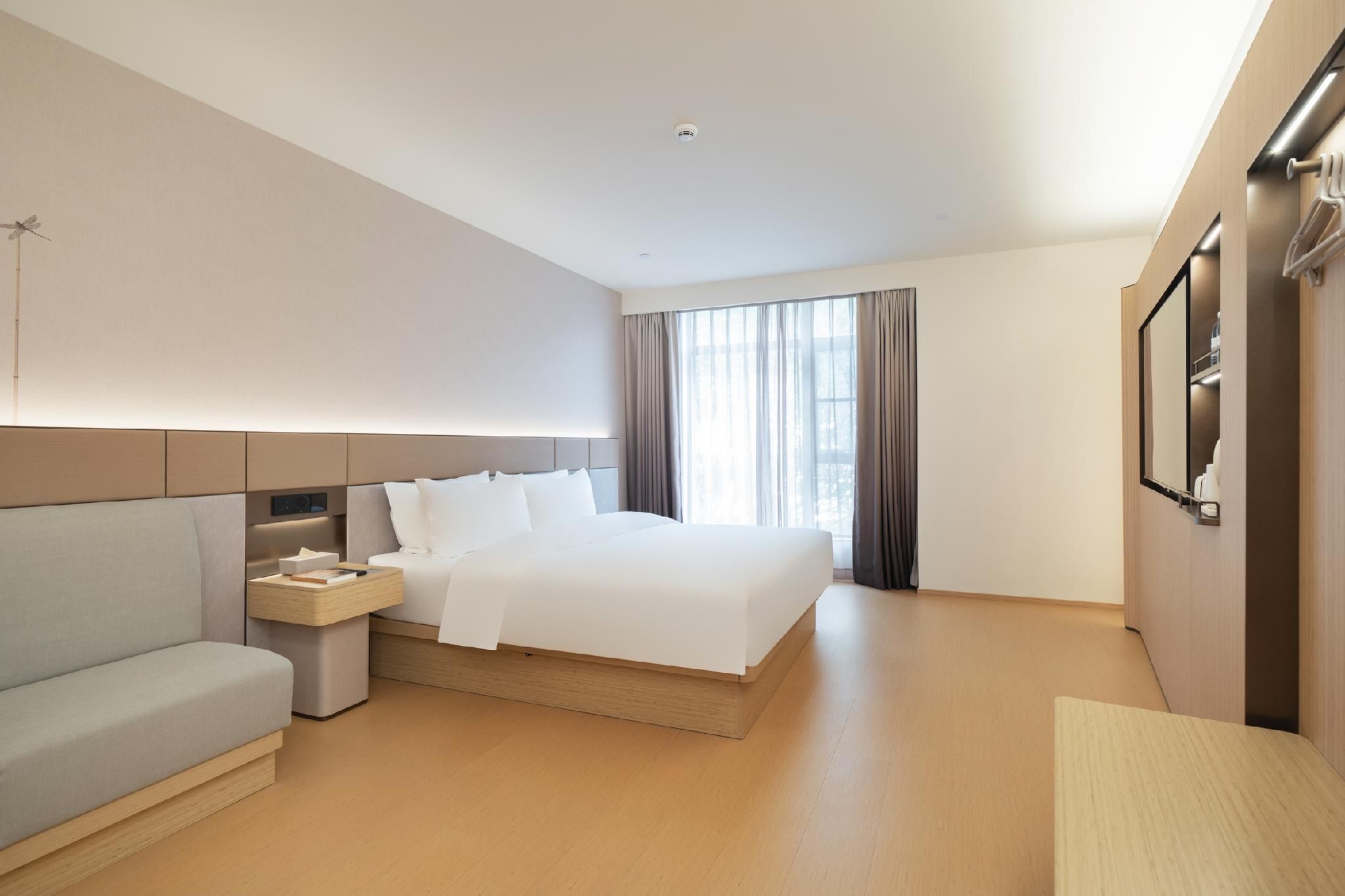 Business Queen Room