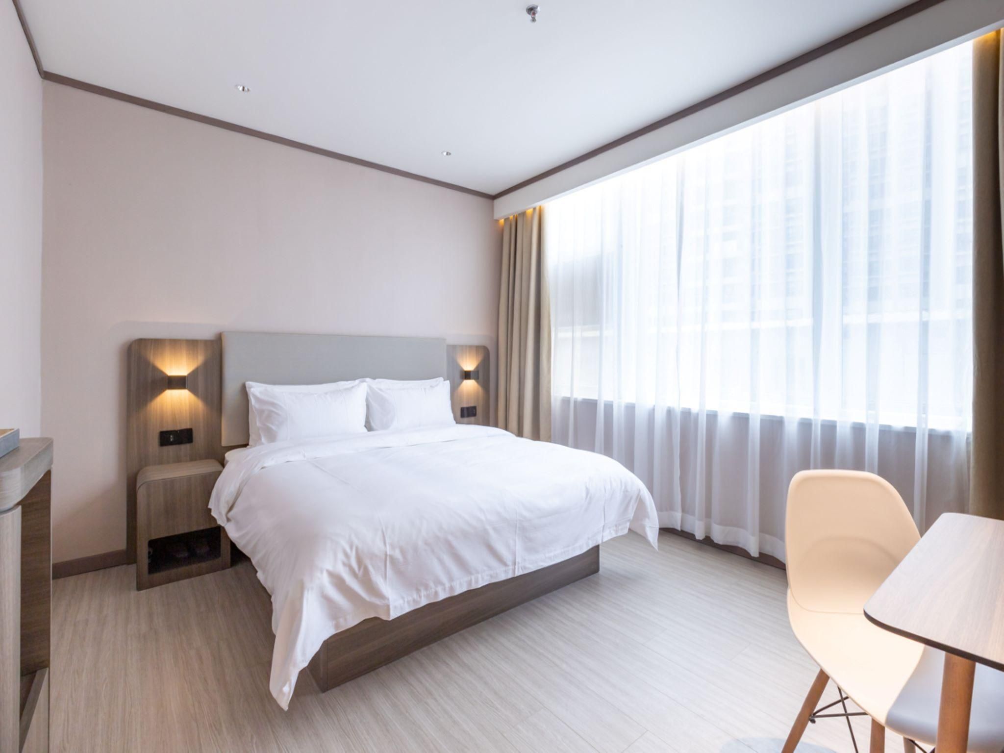 Huazhu - Business 1 Bed Room