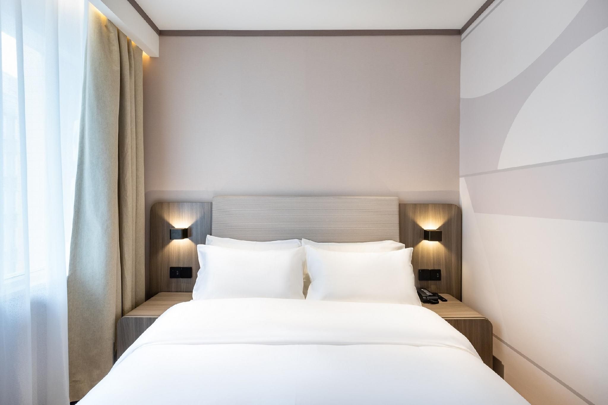 Huazhu - 1 Bed Room