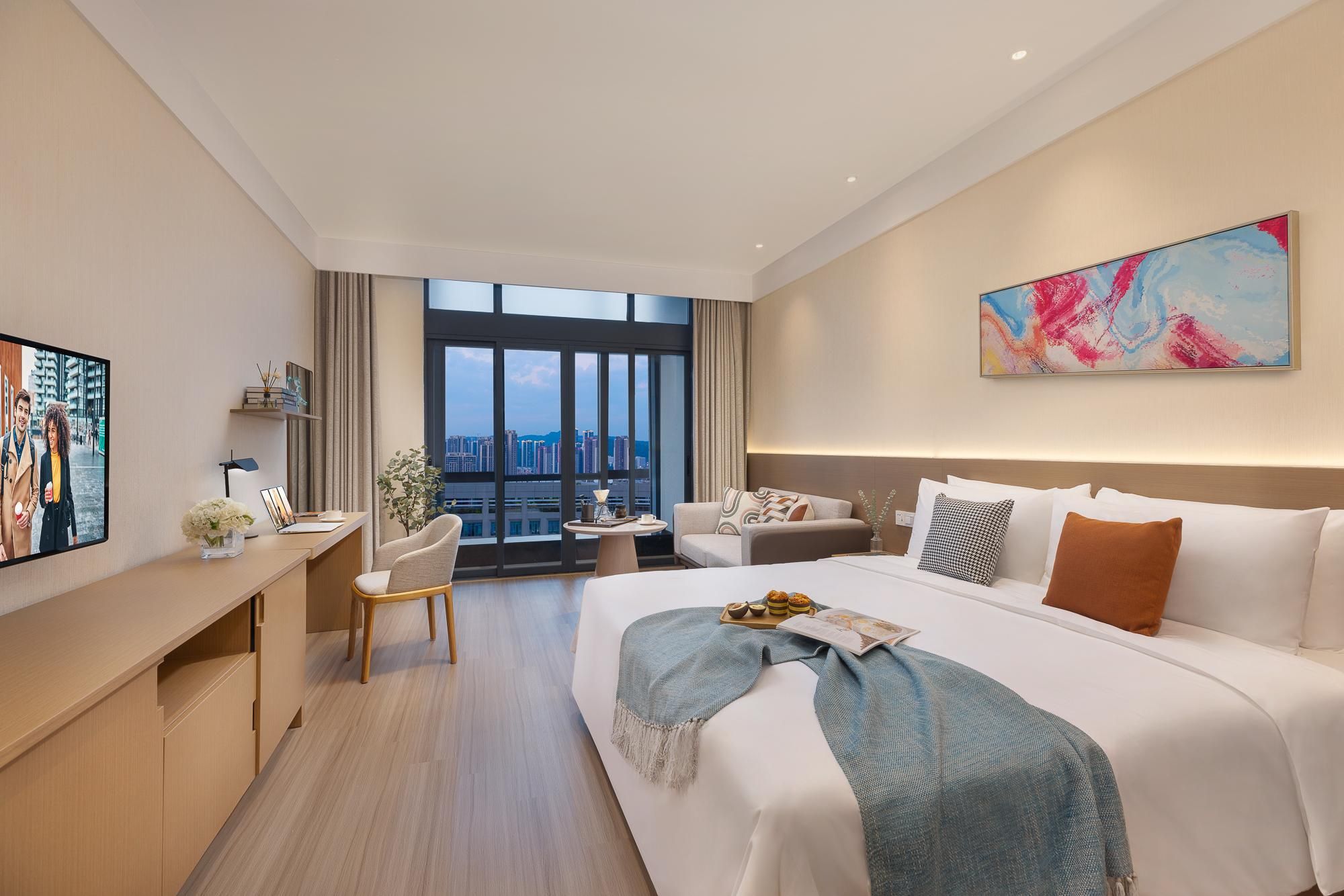 Deluxe King Room with Balcony