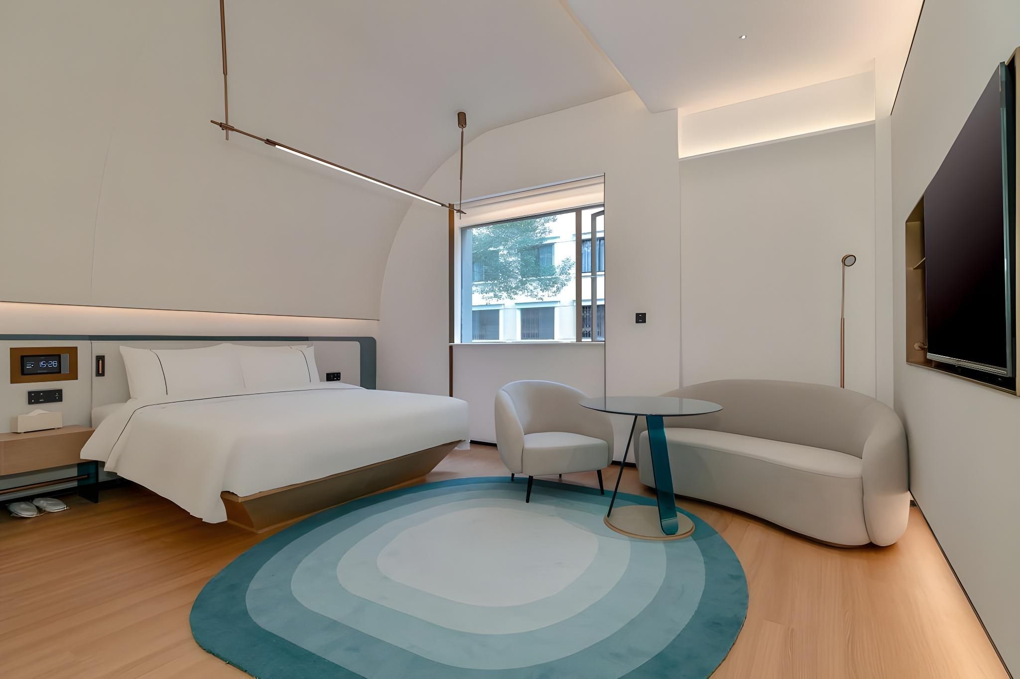 Business King Room