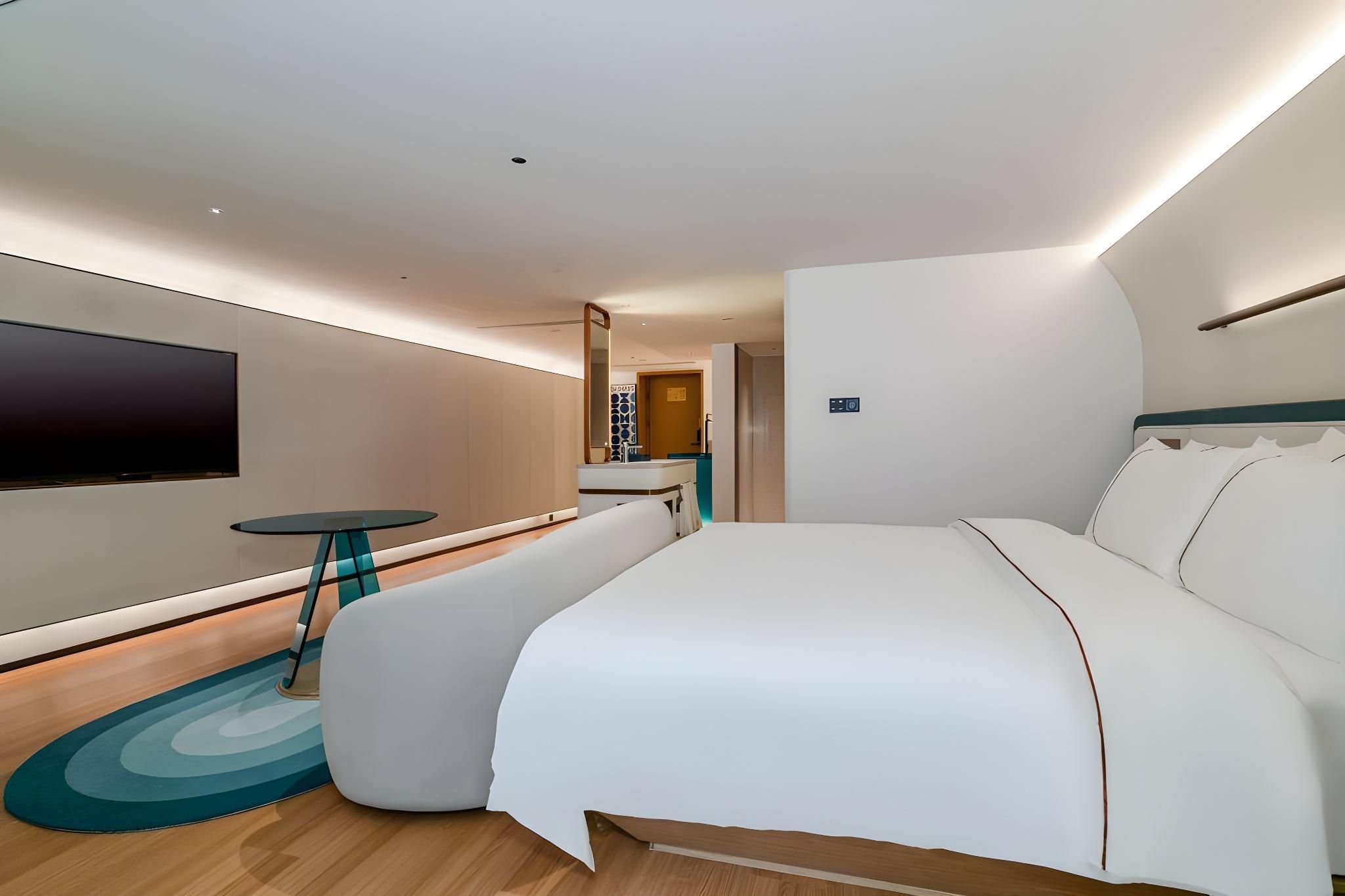 Standard Queen Room