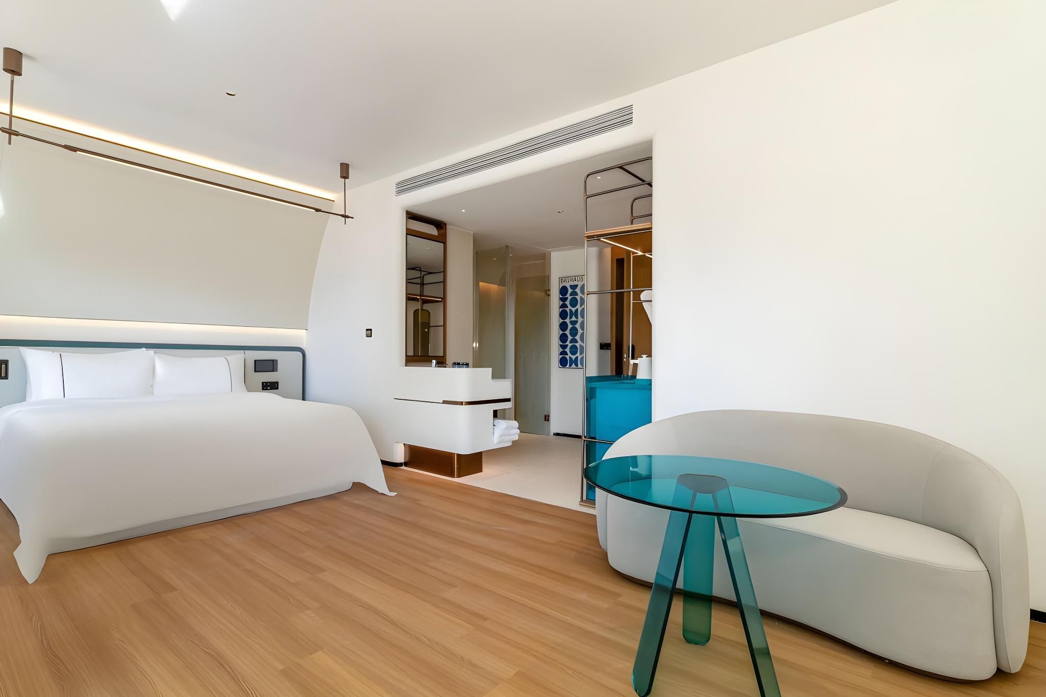 Standard Queen Room