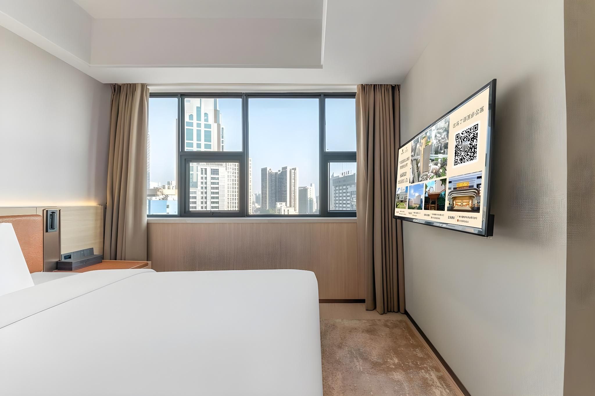 Executive Single Small Suite