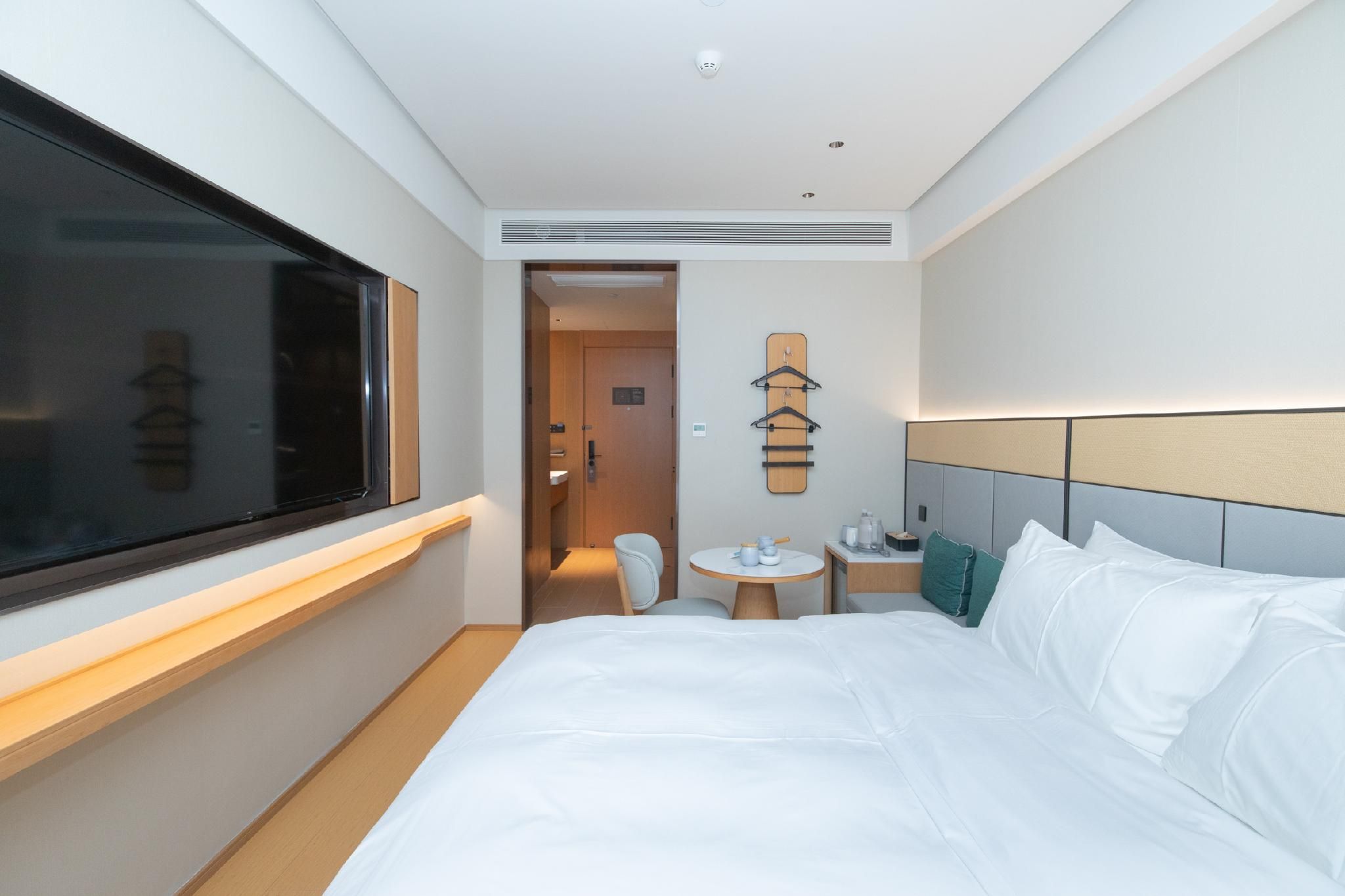 Hotel Queen Room