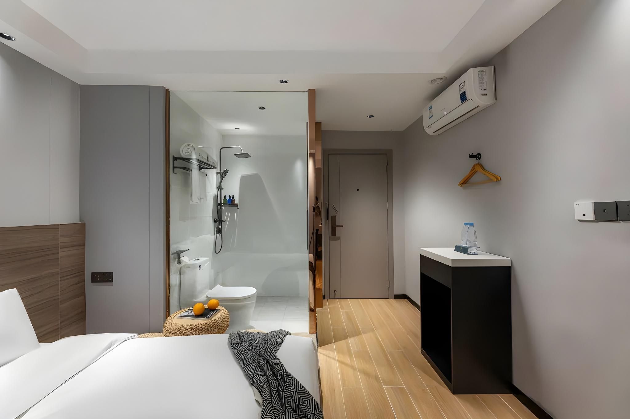 Tatami Queen Room
