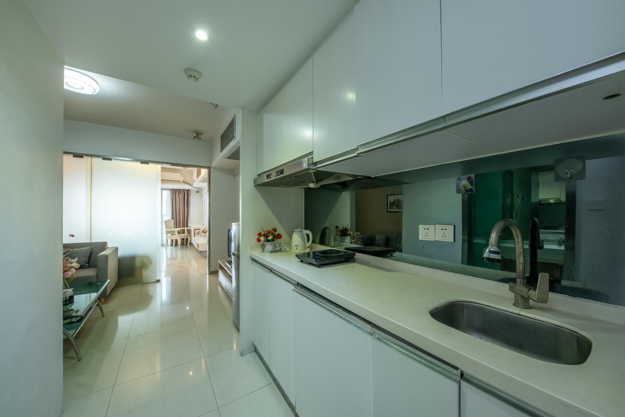 Deluxe Business Suite