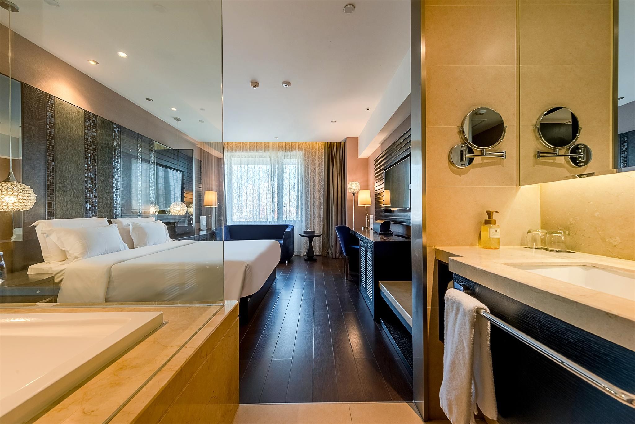Huazhu - Superior BedRoom