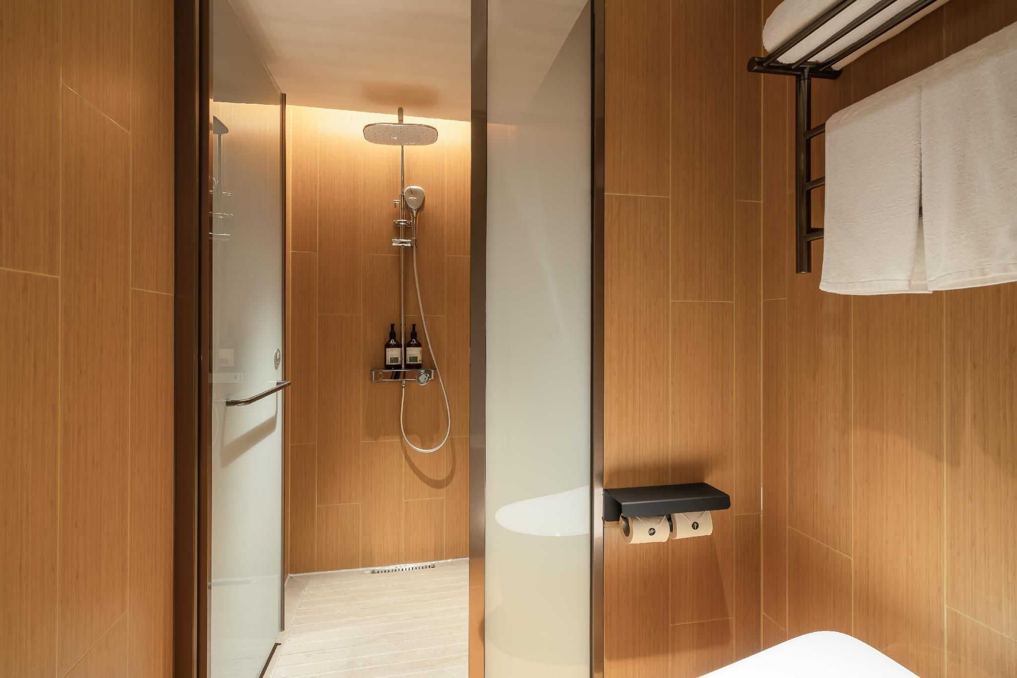 Hotel Queen Room