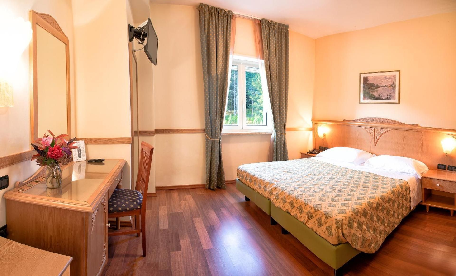Triple Room with Mountain View