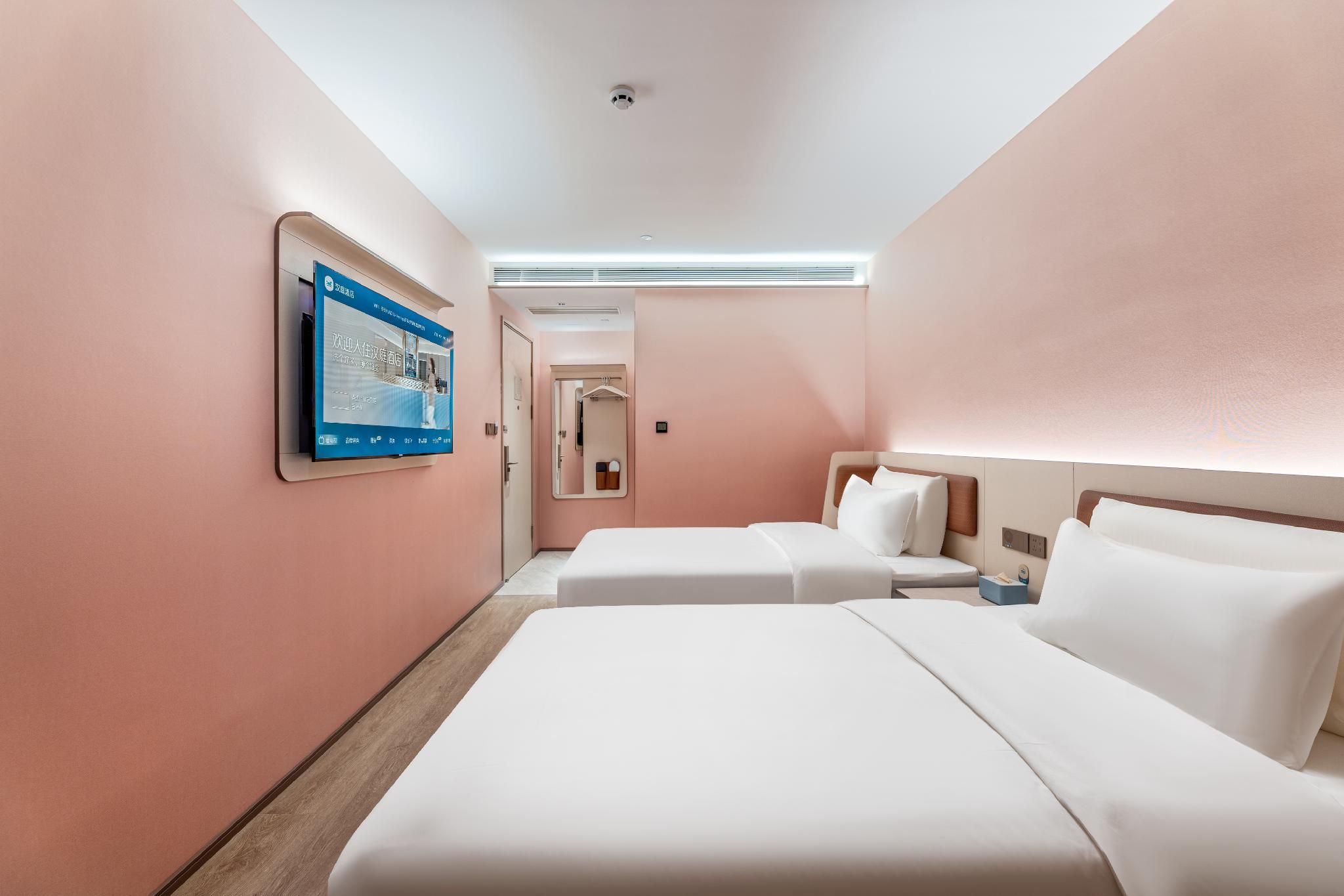 Twin Bed Room