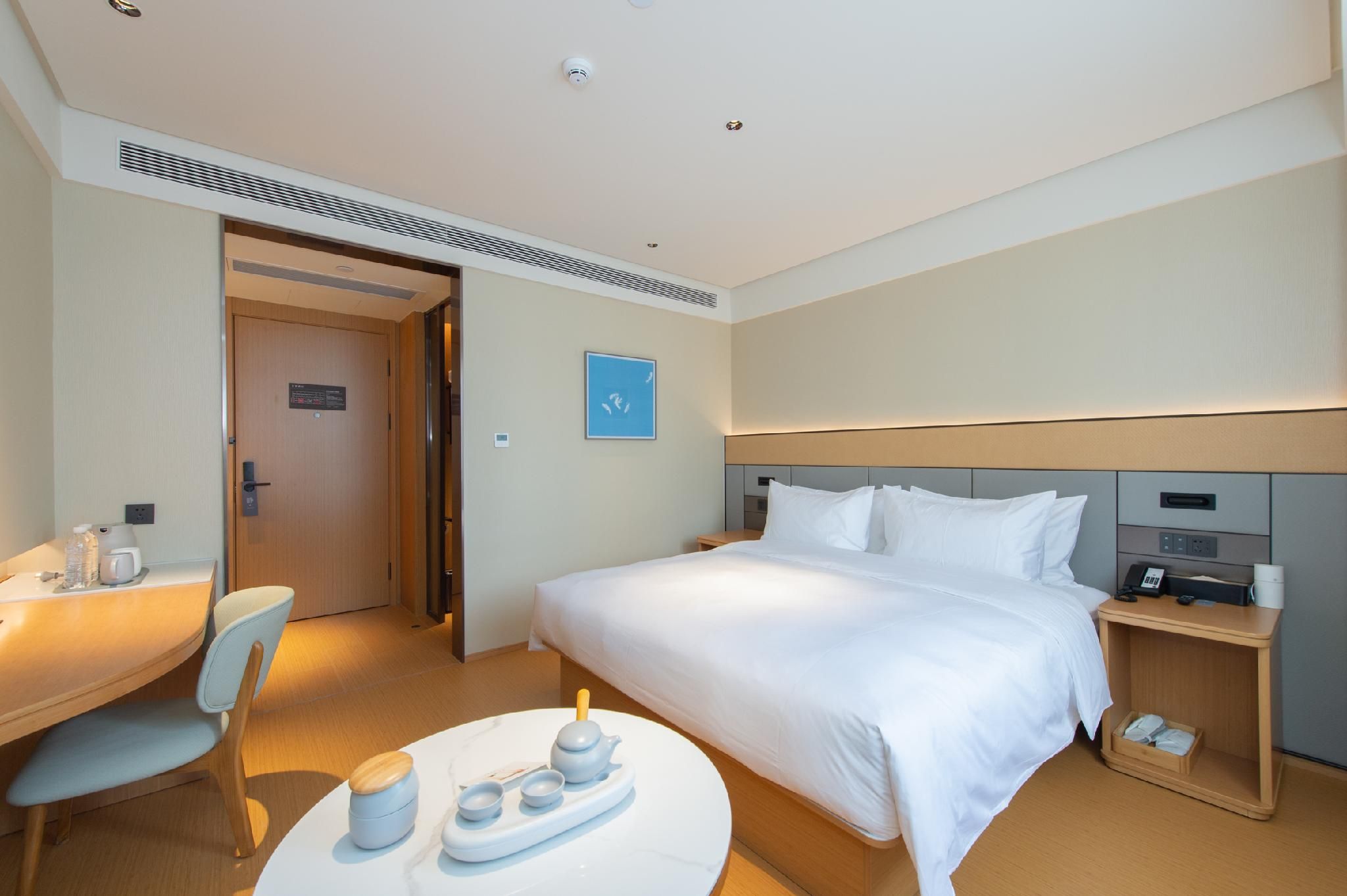 Business Queen Room