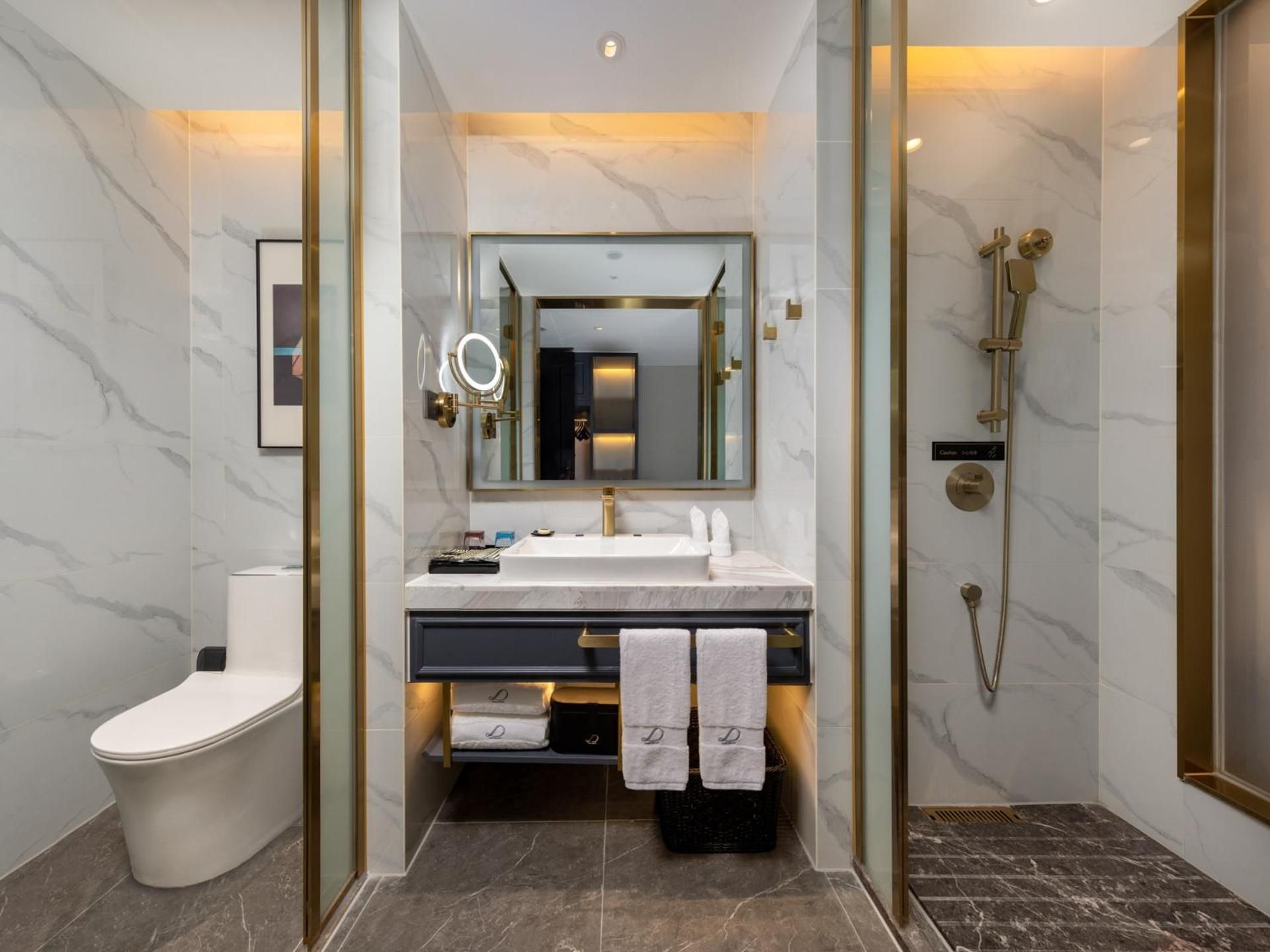 WH - Deluxe Room Twin