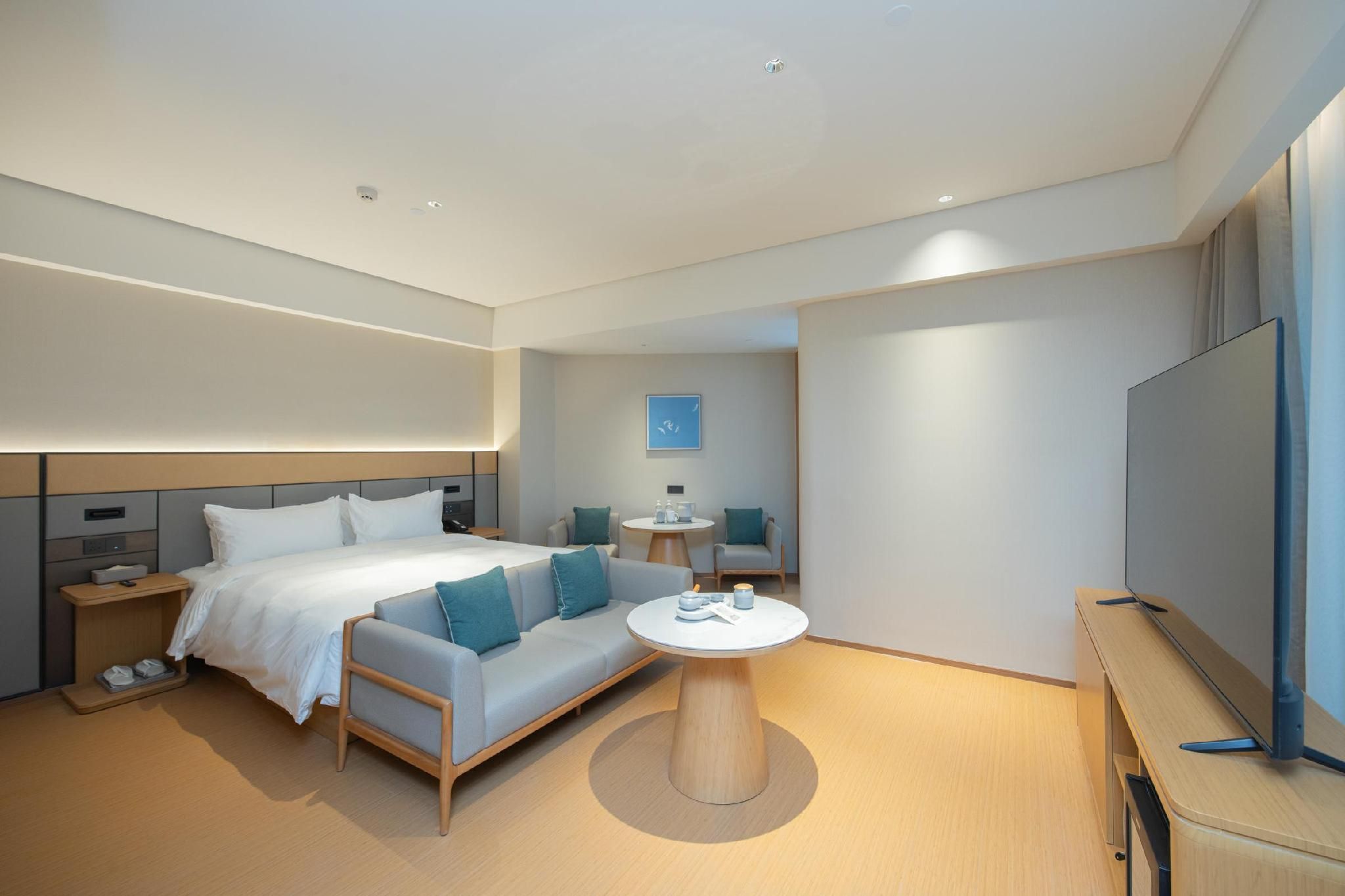 Huazhu - Superior 1 Bed Room with View