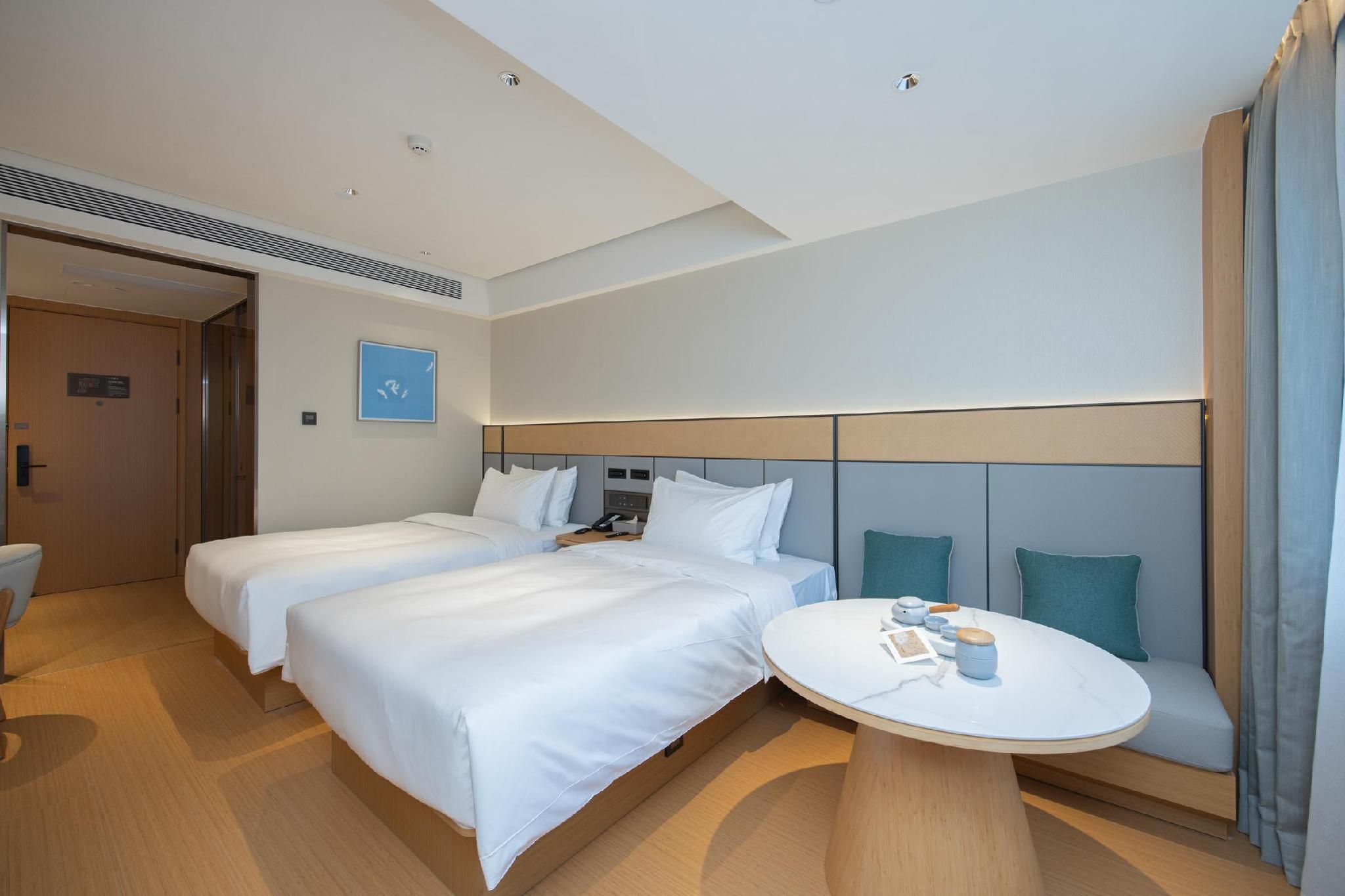 Twin Bed Room