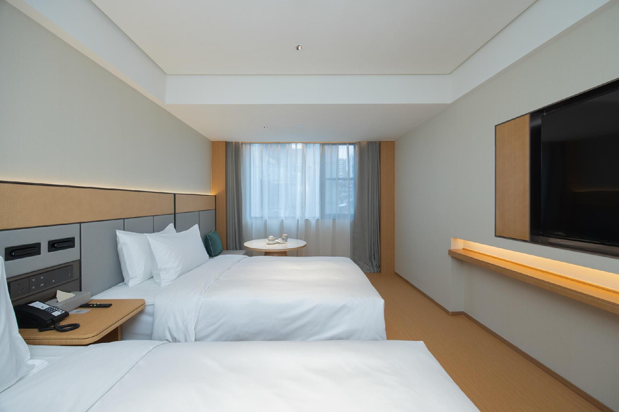 Twin Bed Room