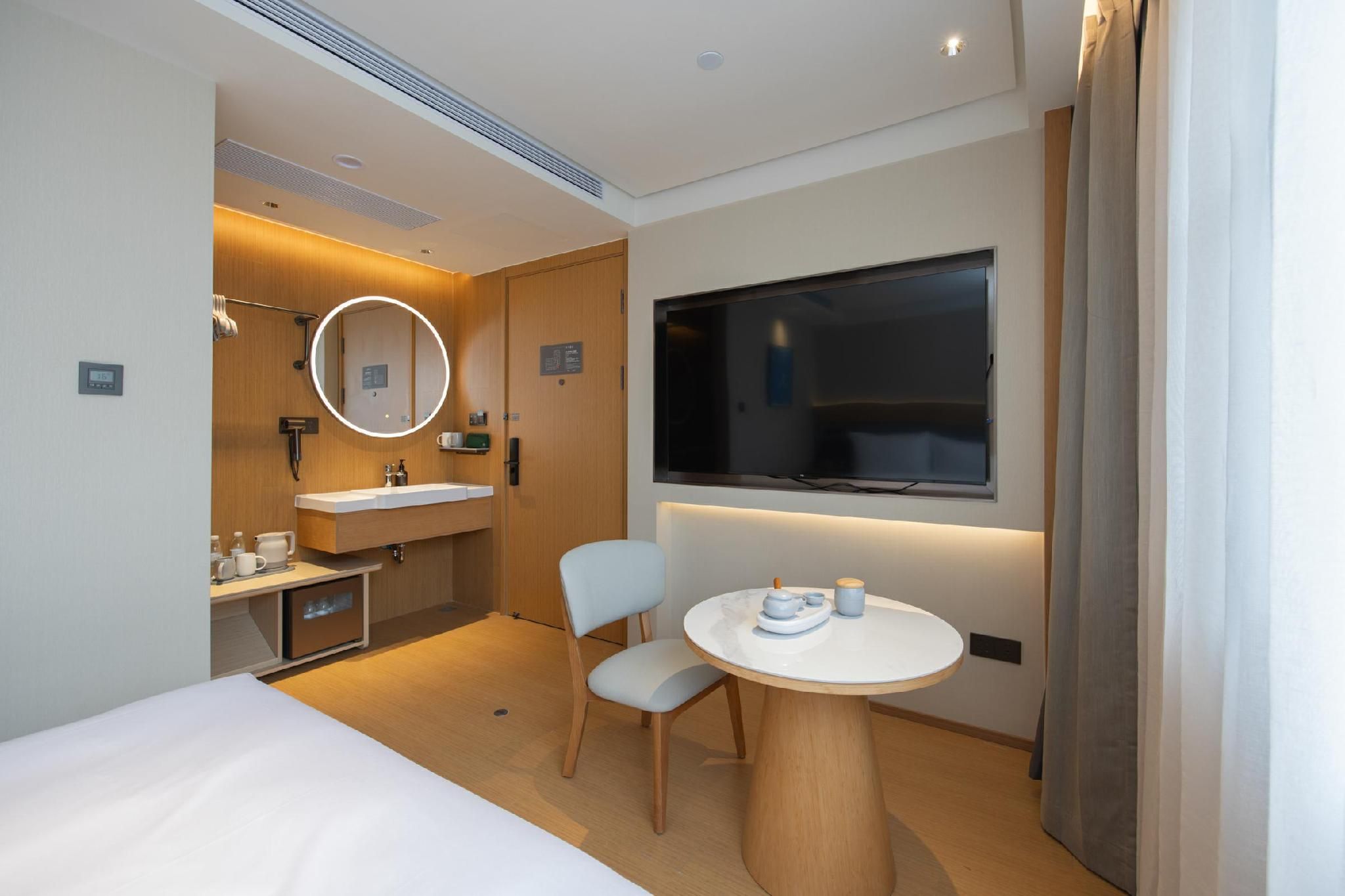 Hotel Queen Room