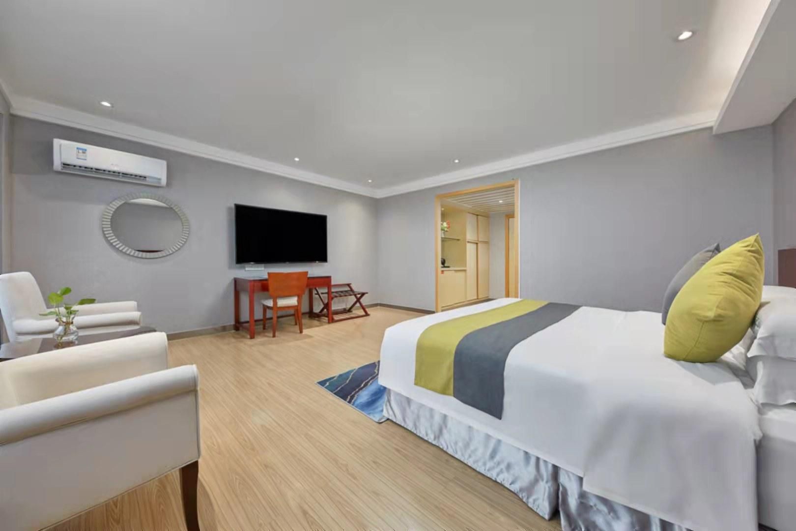 Business Queen Room - Non-Smoking