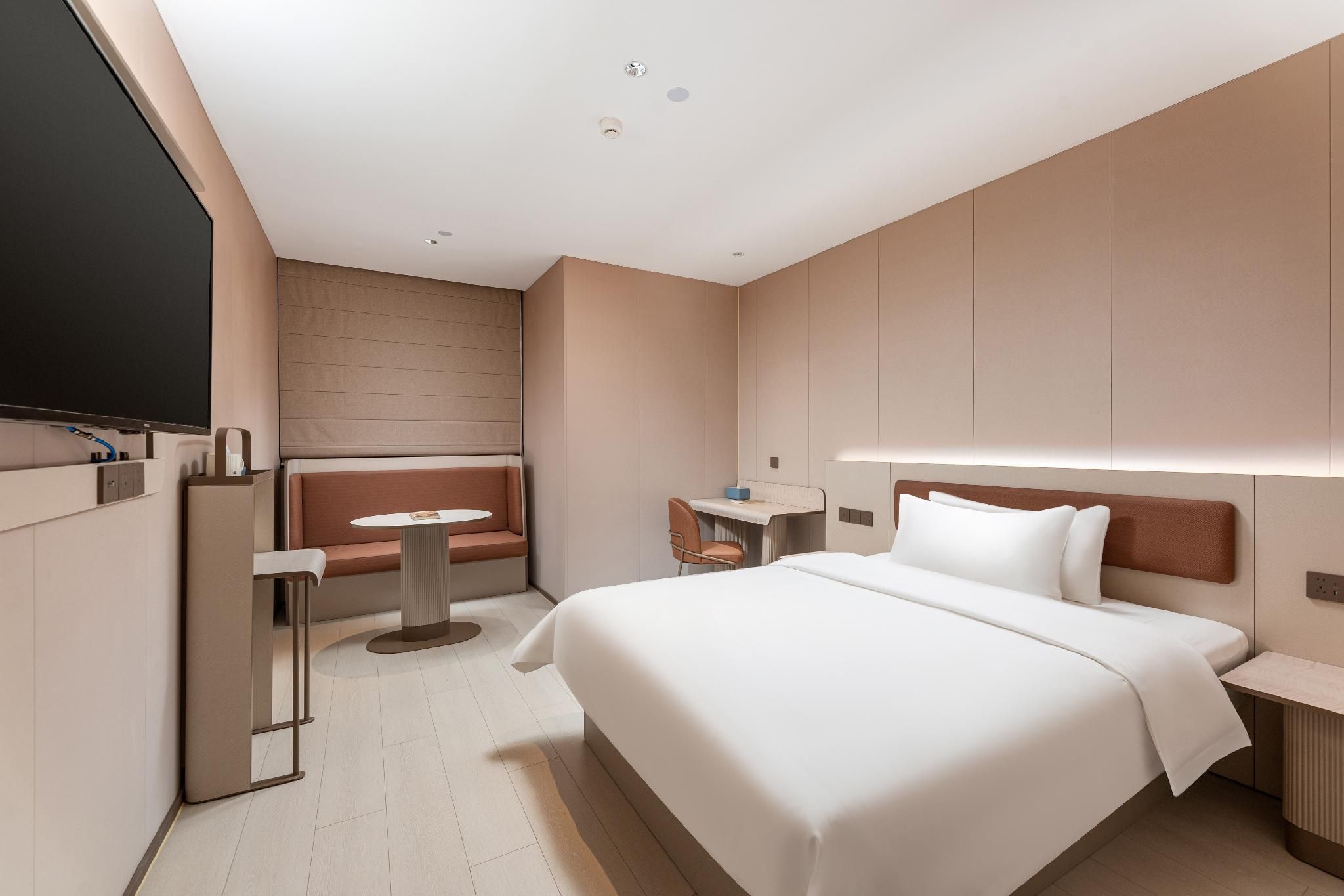 Business Queen Room