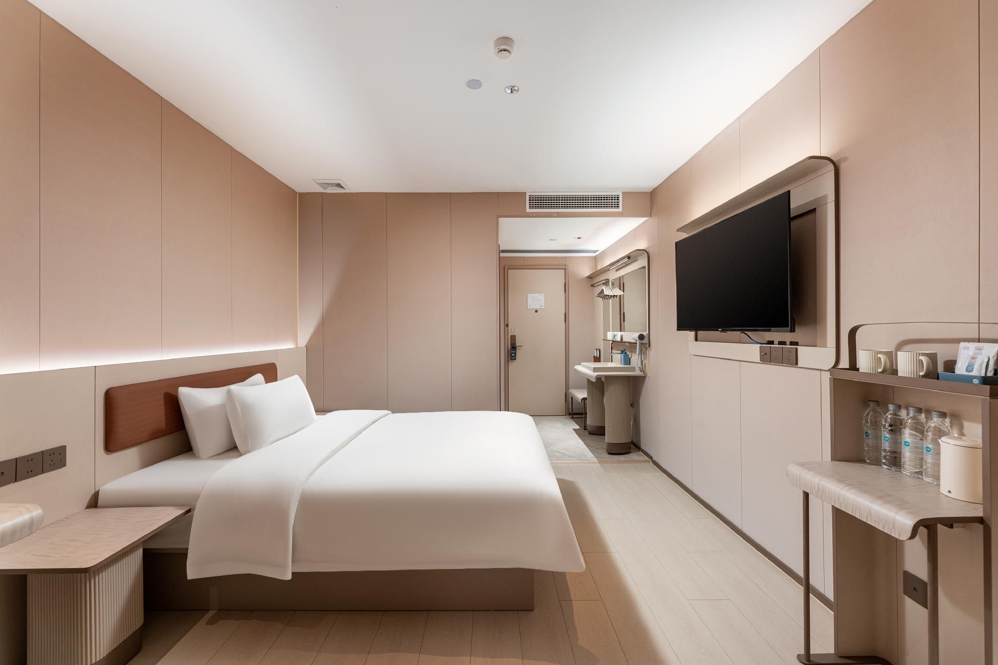 Business Queen Room