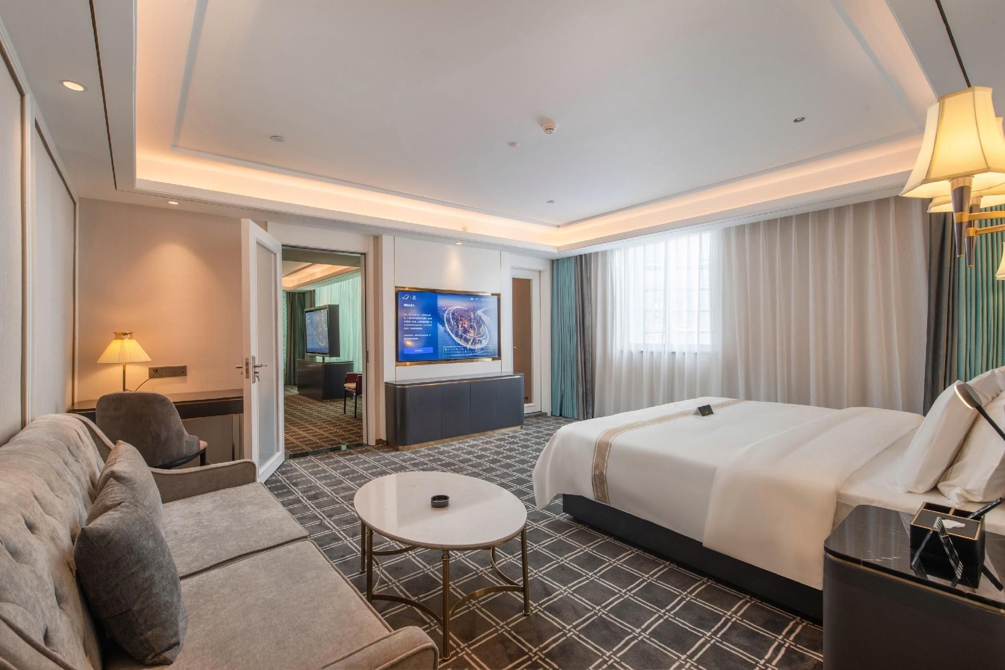 Xana - Deluxe Suite Room