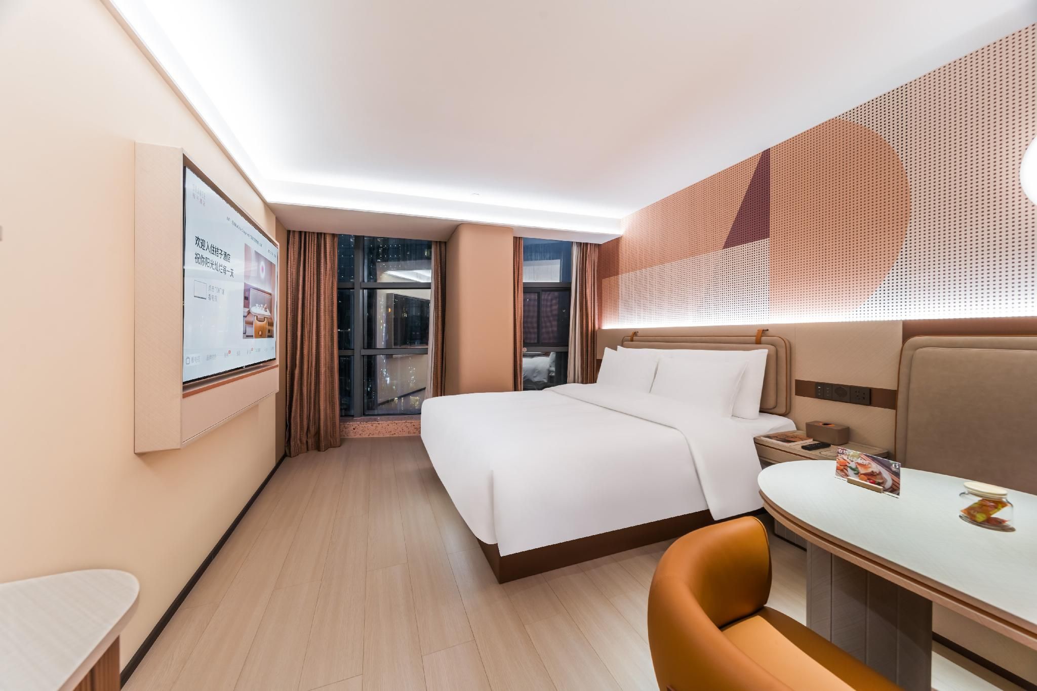 Hotel Queen Room
