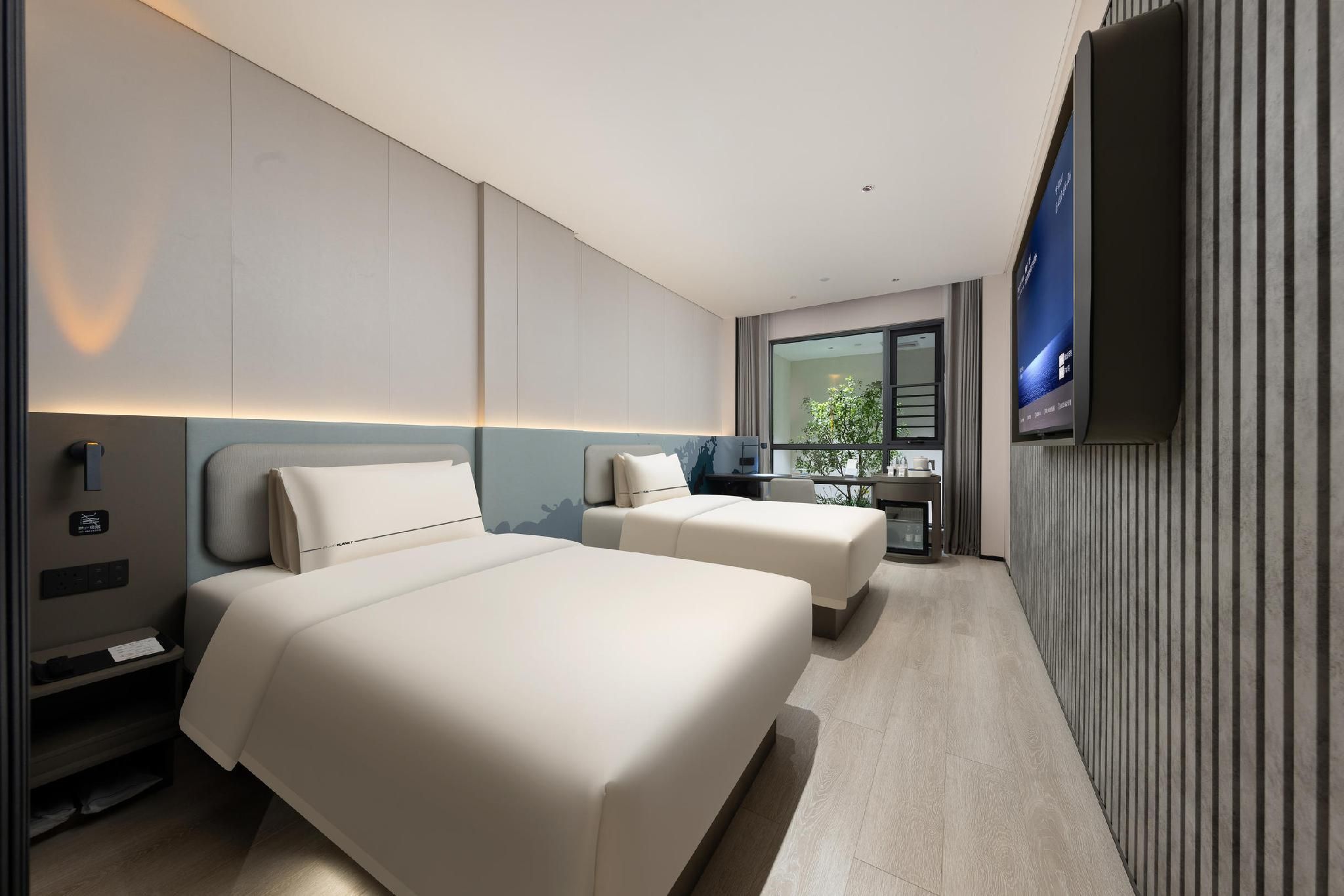 Standard Twin Bed Room