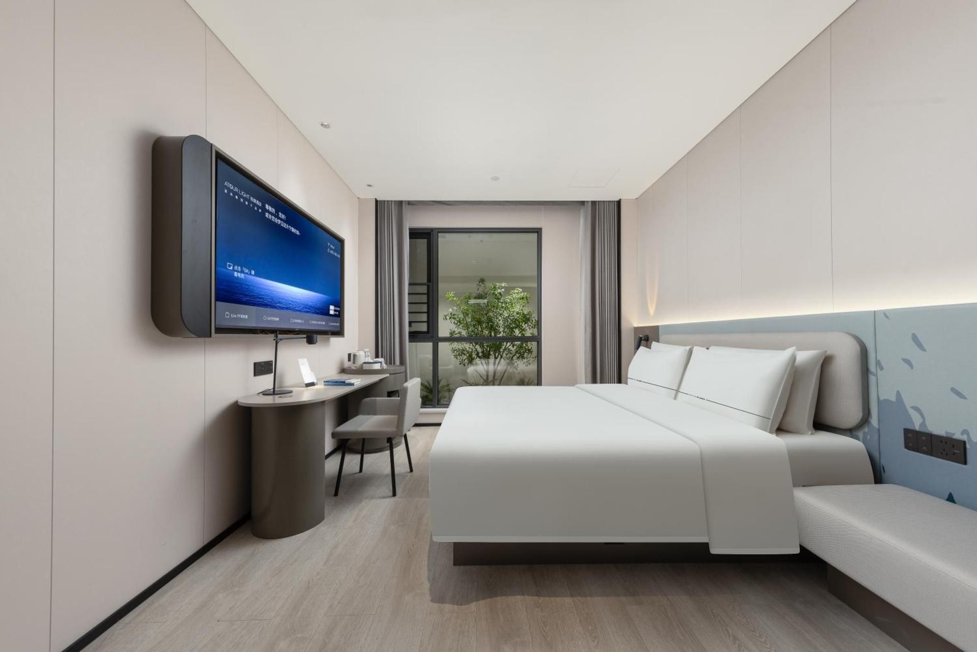 Standard Queen Room