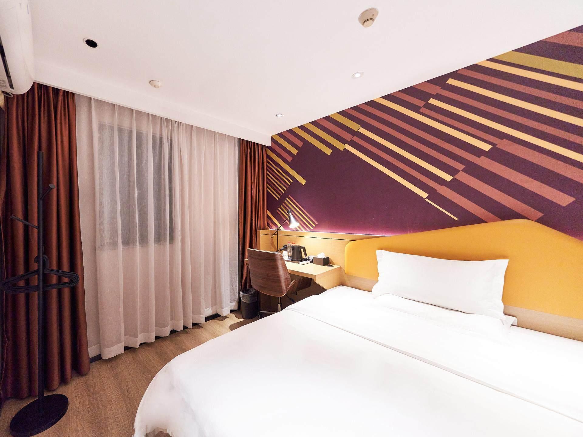 IU Compact U - Exquisite Bed Room