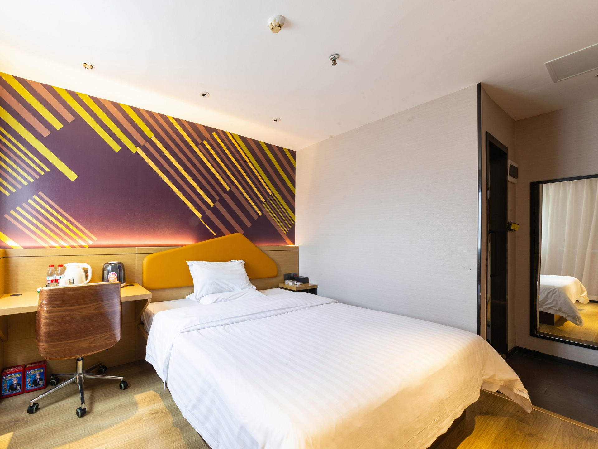 IU Compact U S Bed Room