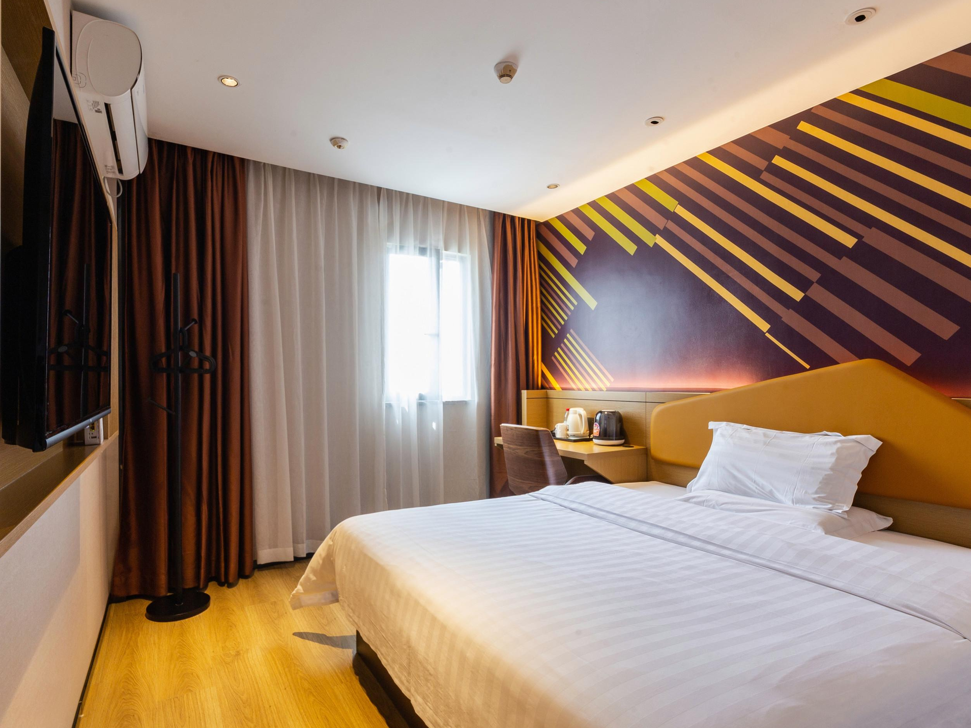 IU Compact U S Bed Room