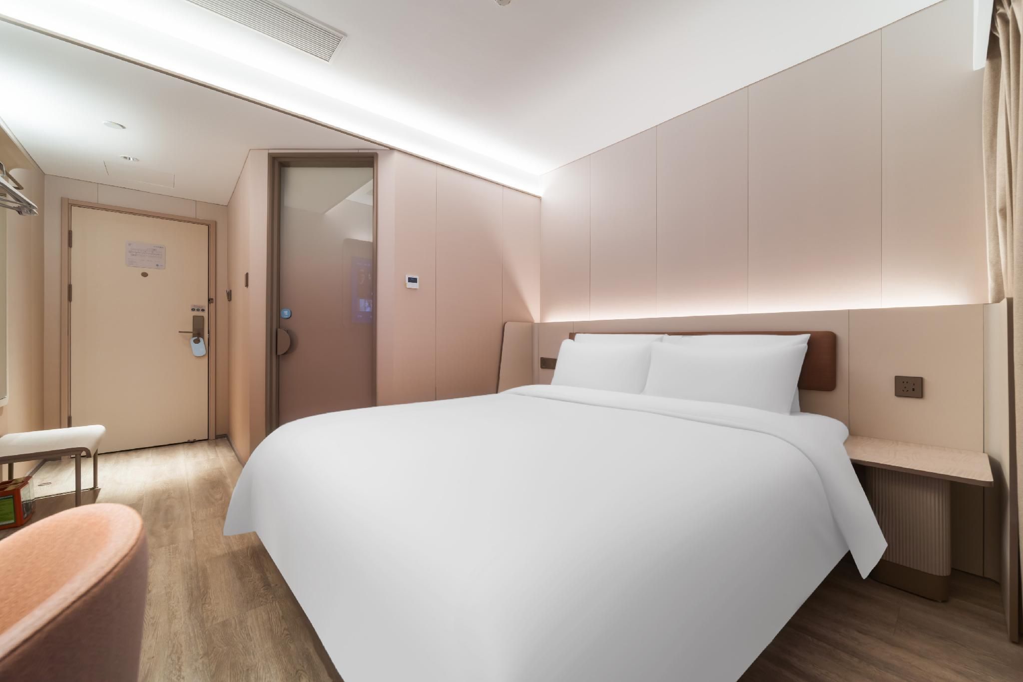 Superior Room Queen