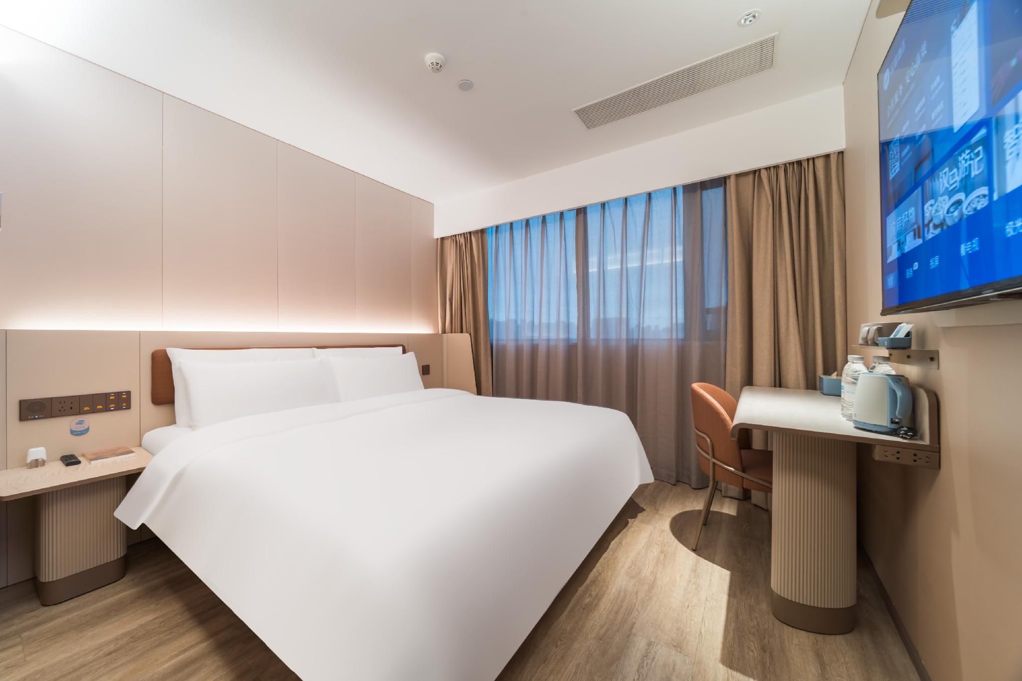Business Queen Room