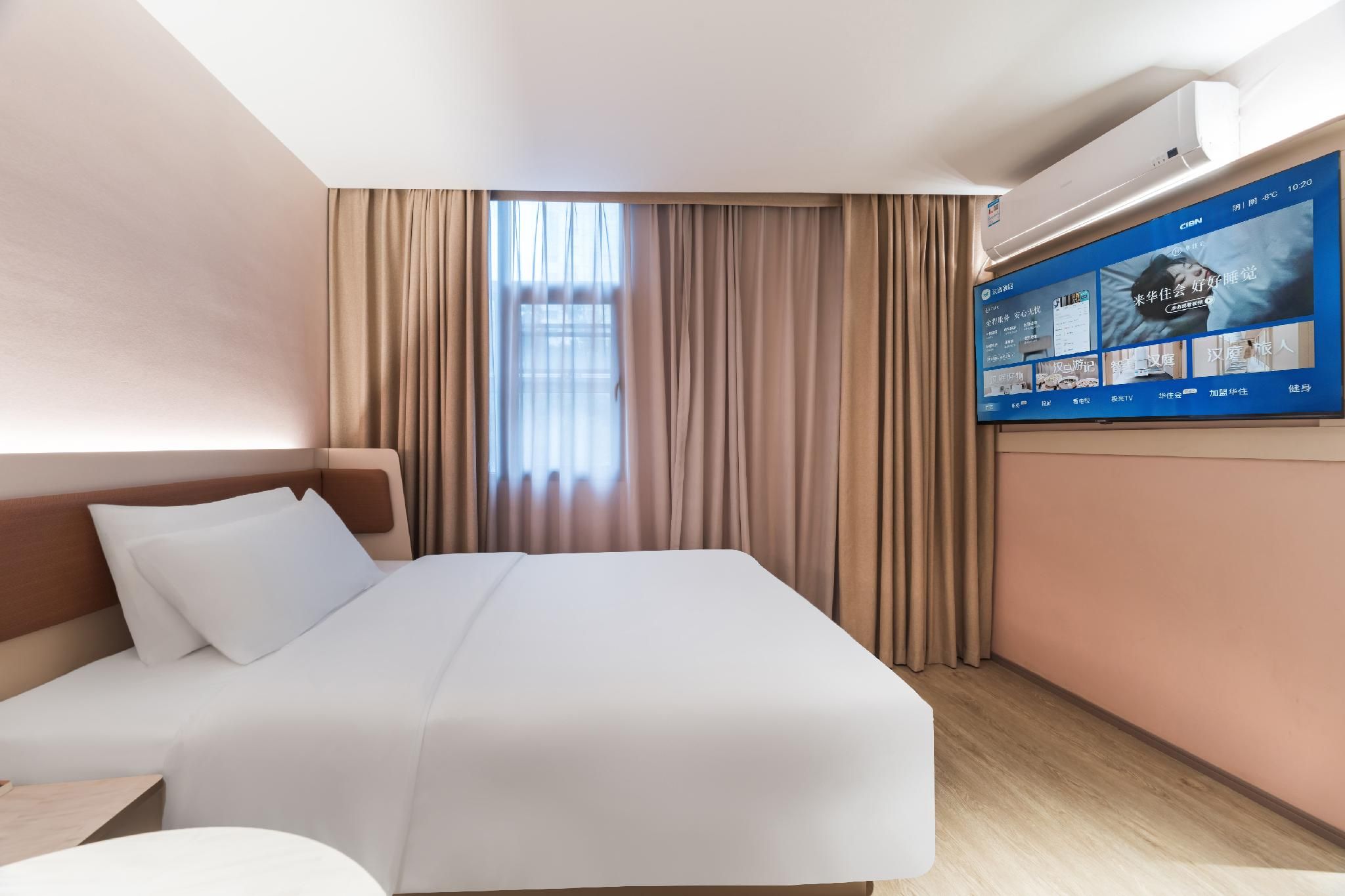 Hotel Queen Room