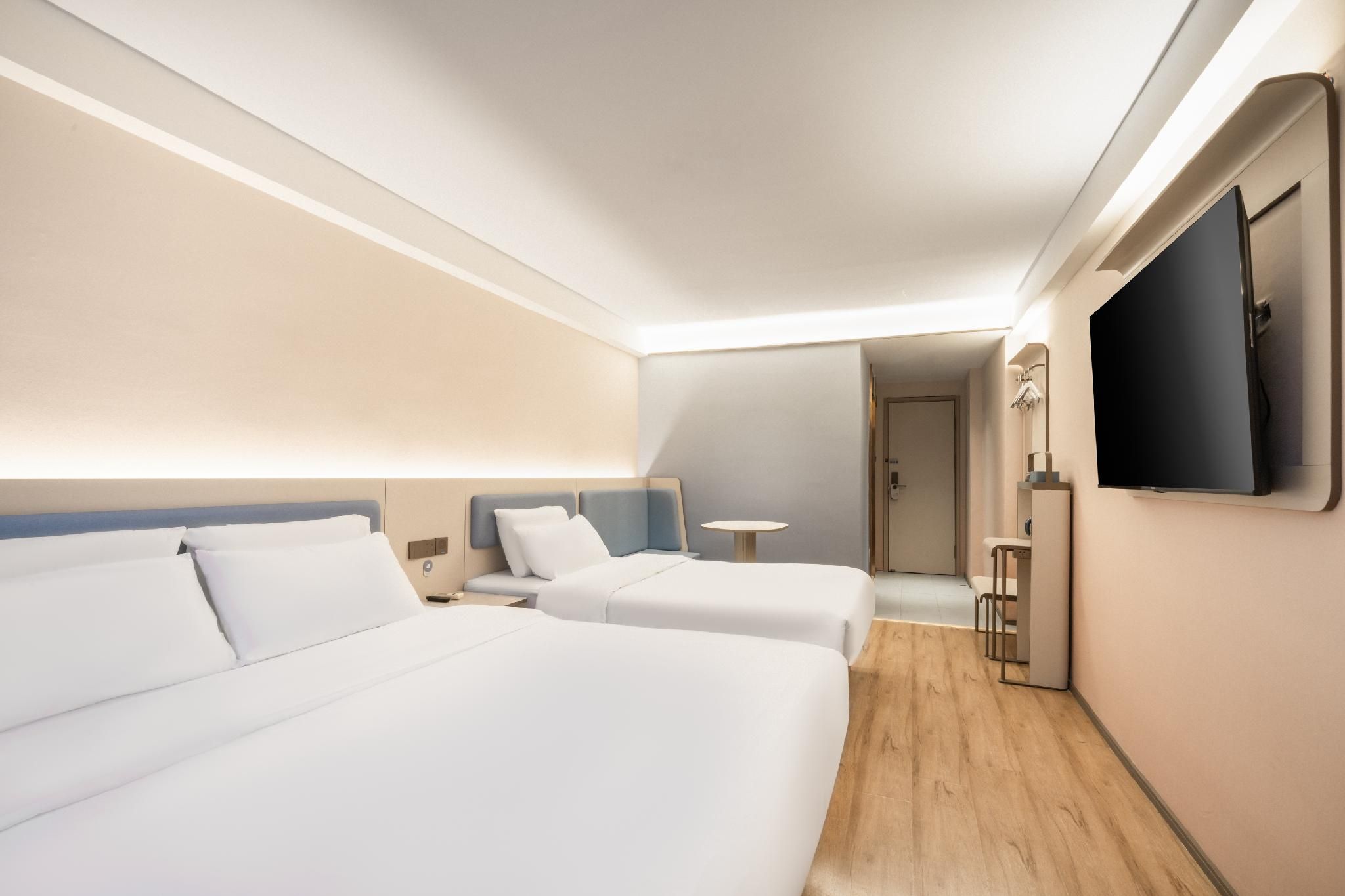 Huazhu - Family Room