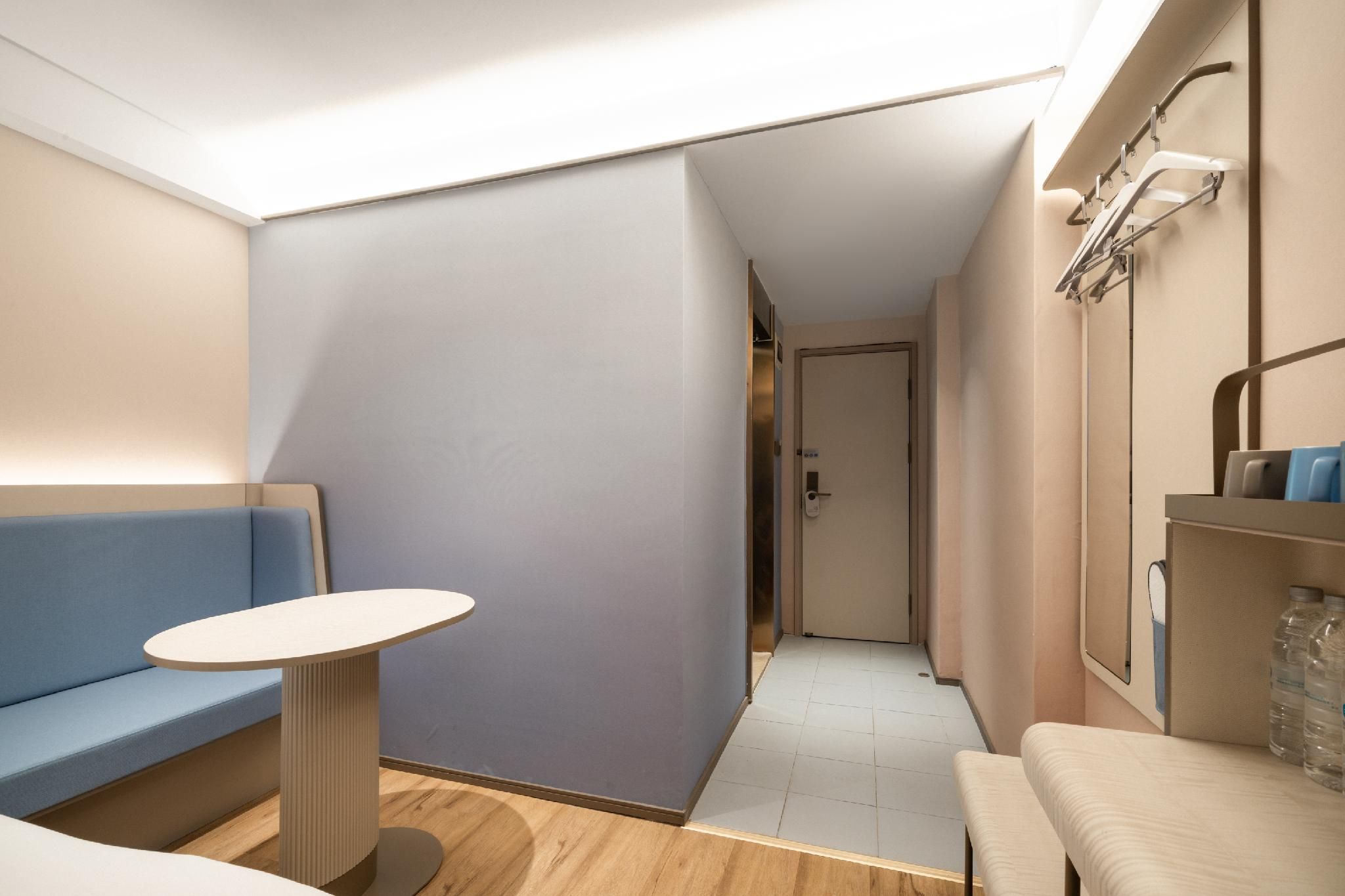 Huazhu - Family Room