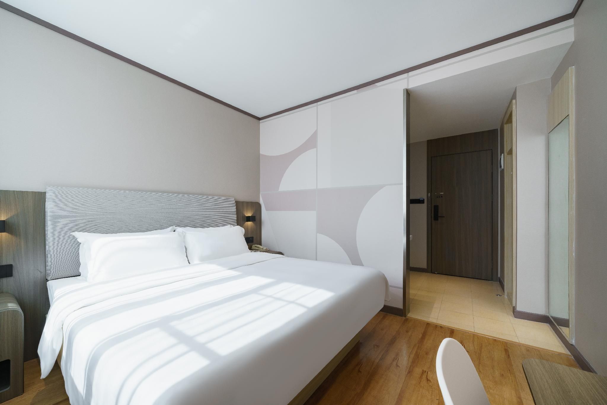 Huazhu - Superior BedRoom
