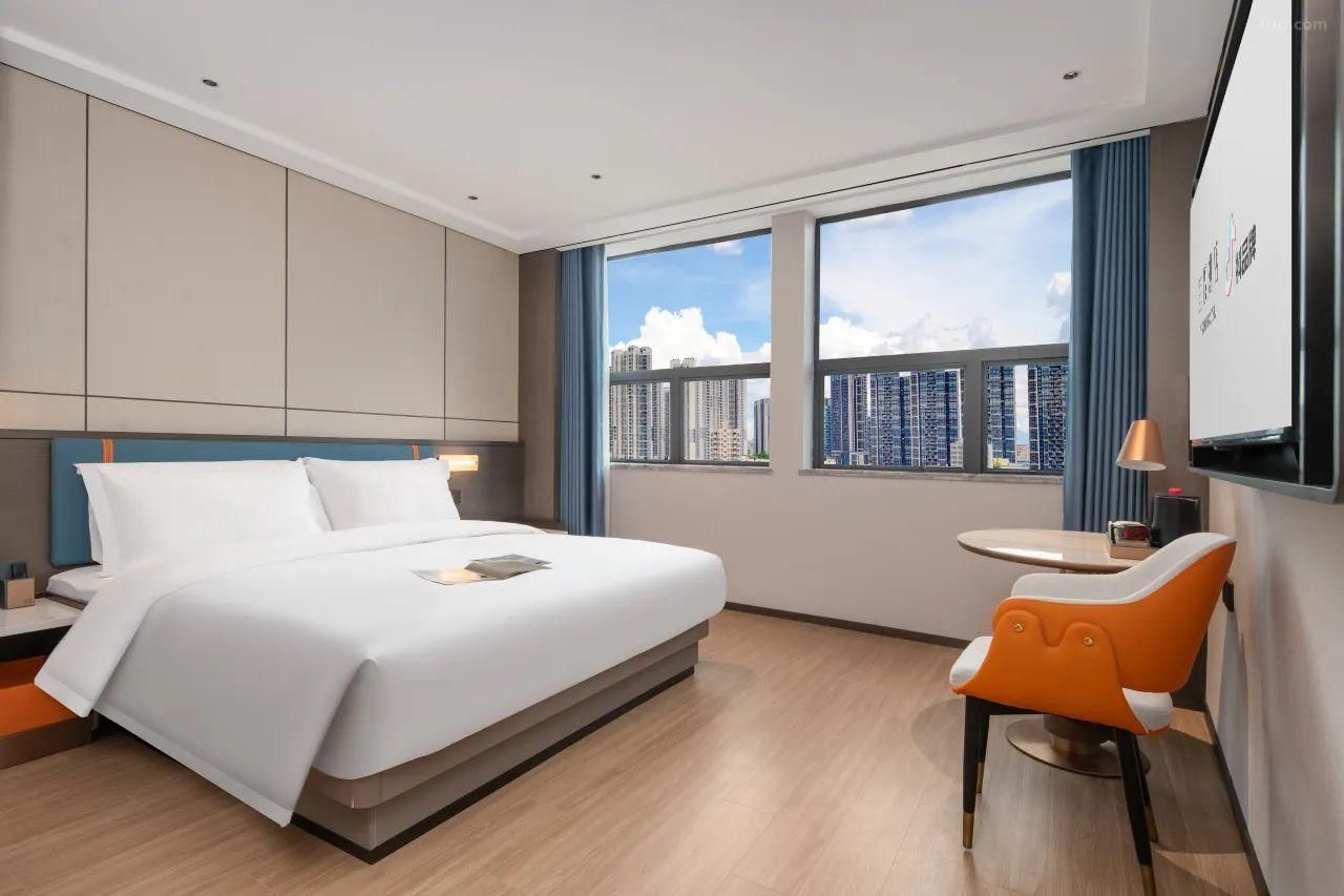 wh - deluxe bed room