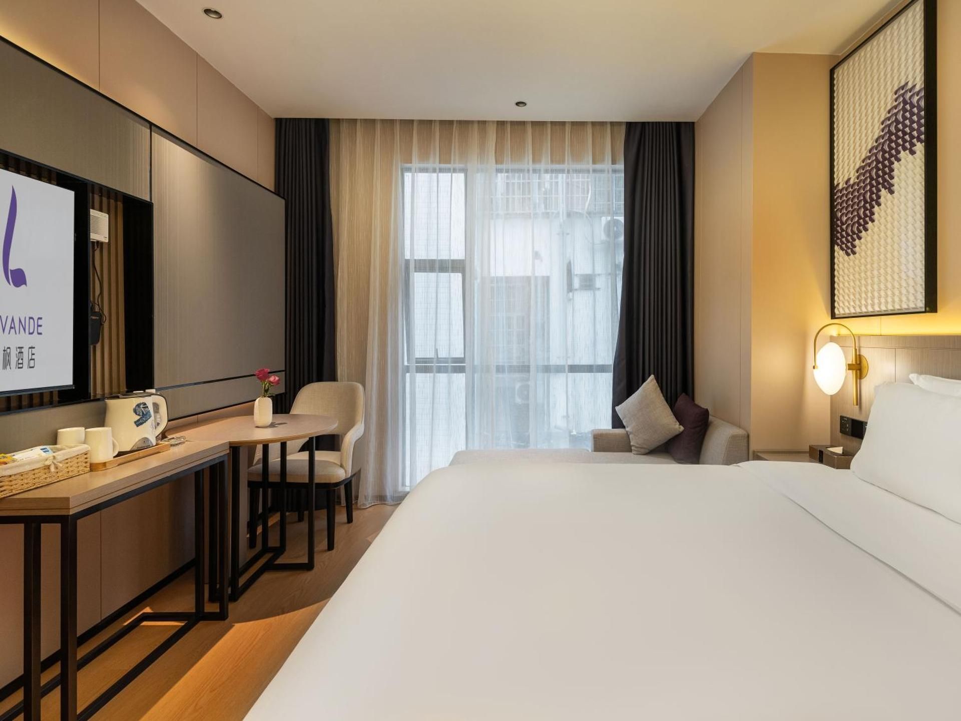 Standard Queen Room