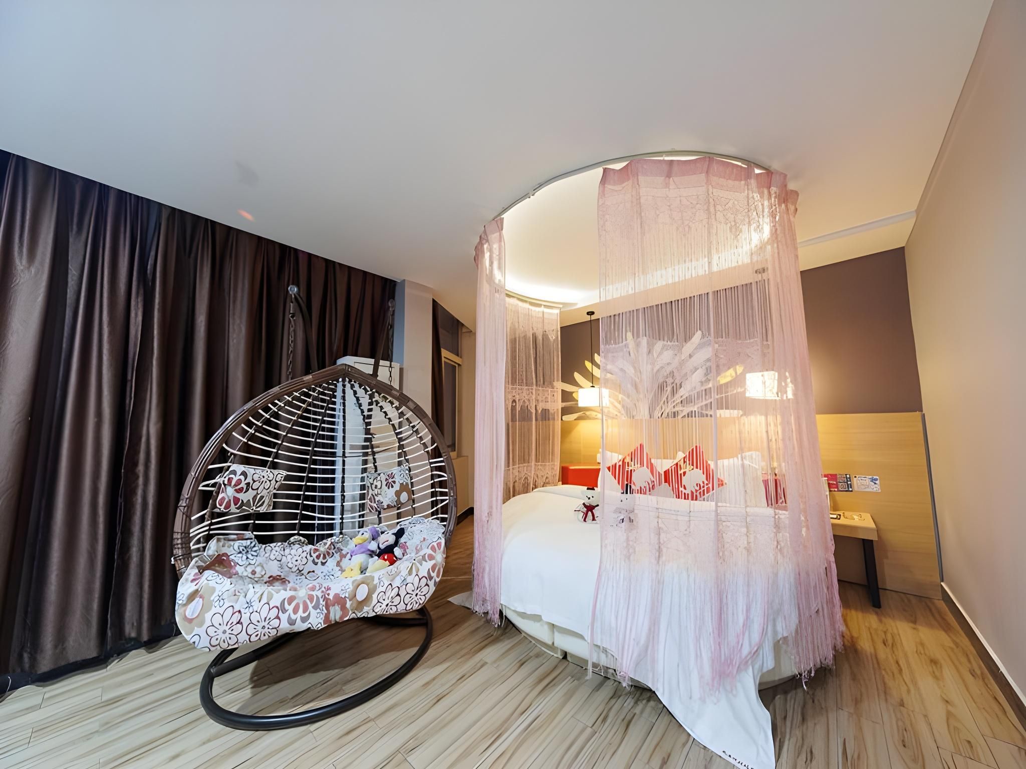 Custom Round Bed Room