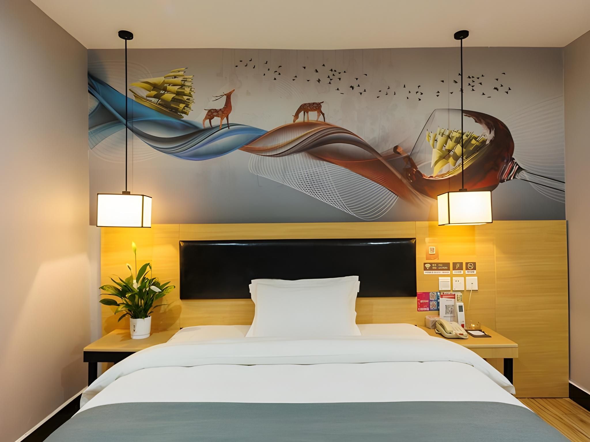 Business Queen Room