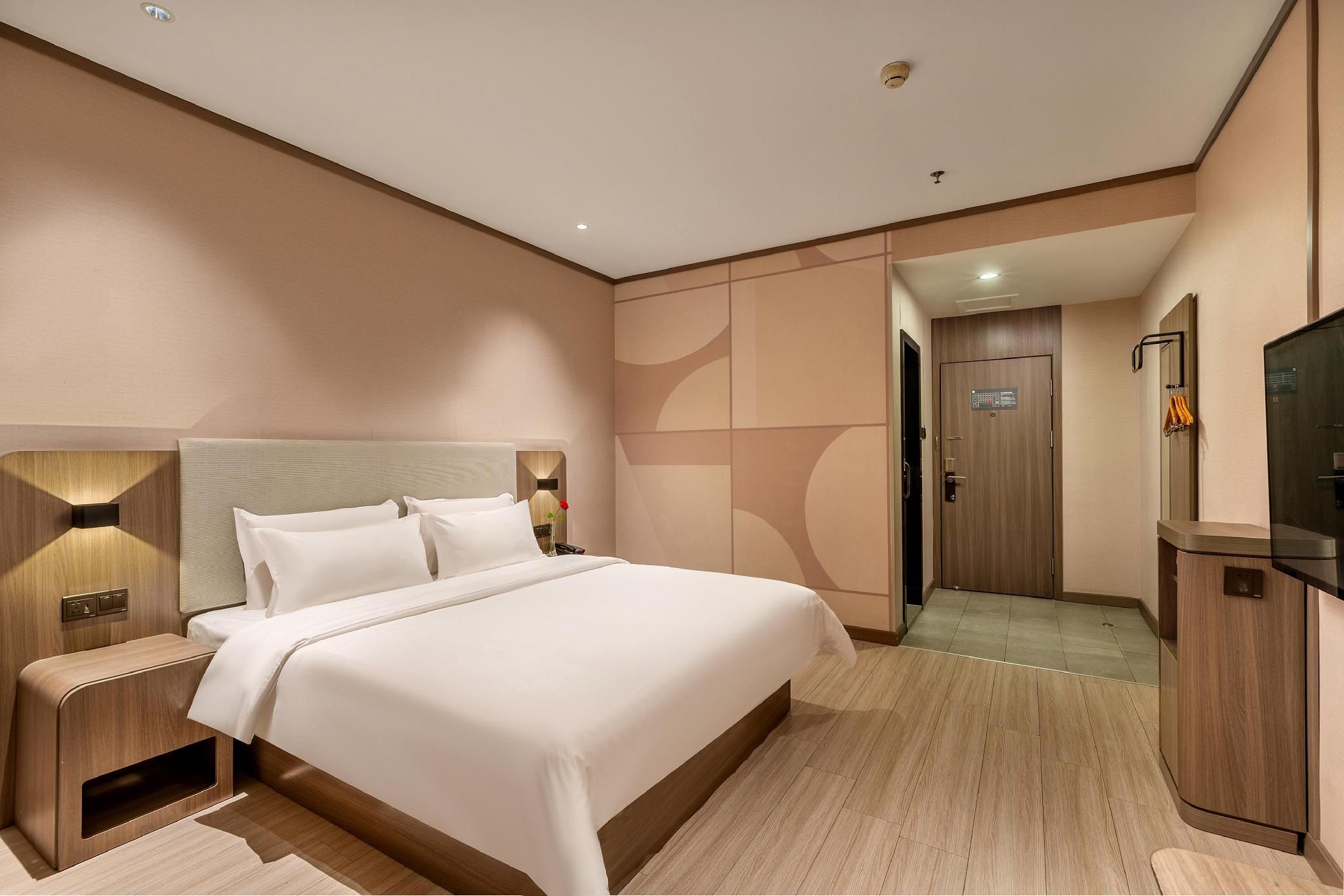 Huazhu - Room With Bed