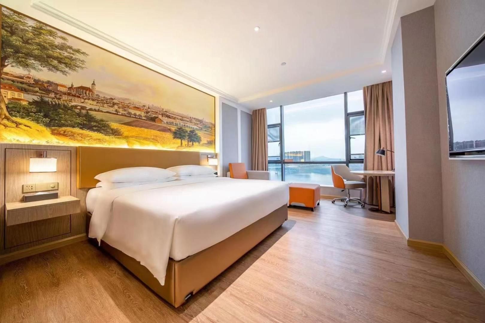Deluxe Queen Room