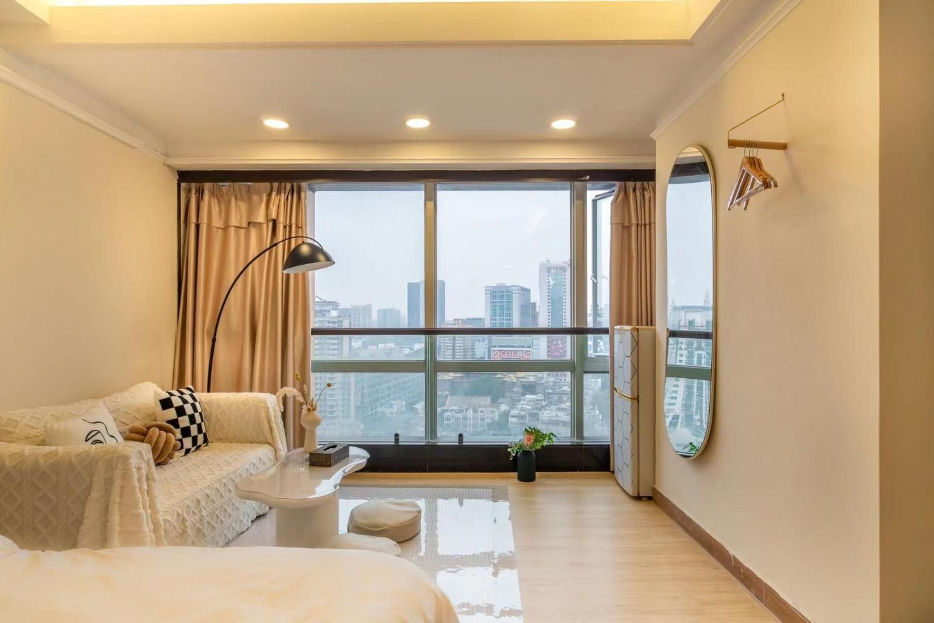 City View King Room