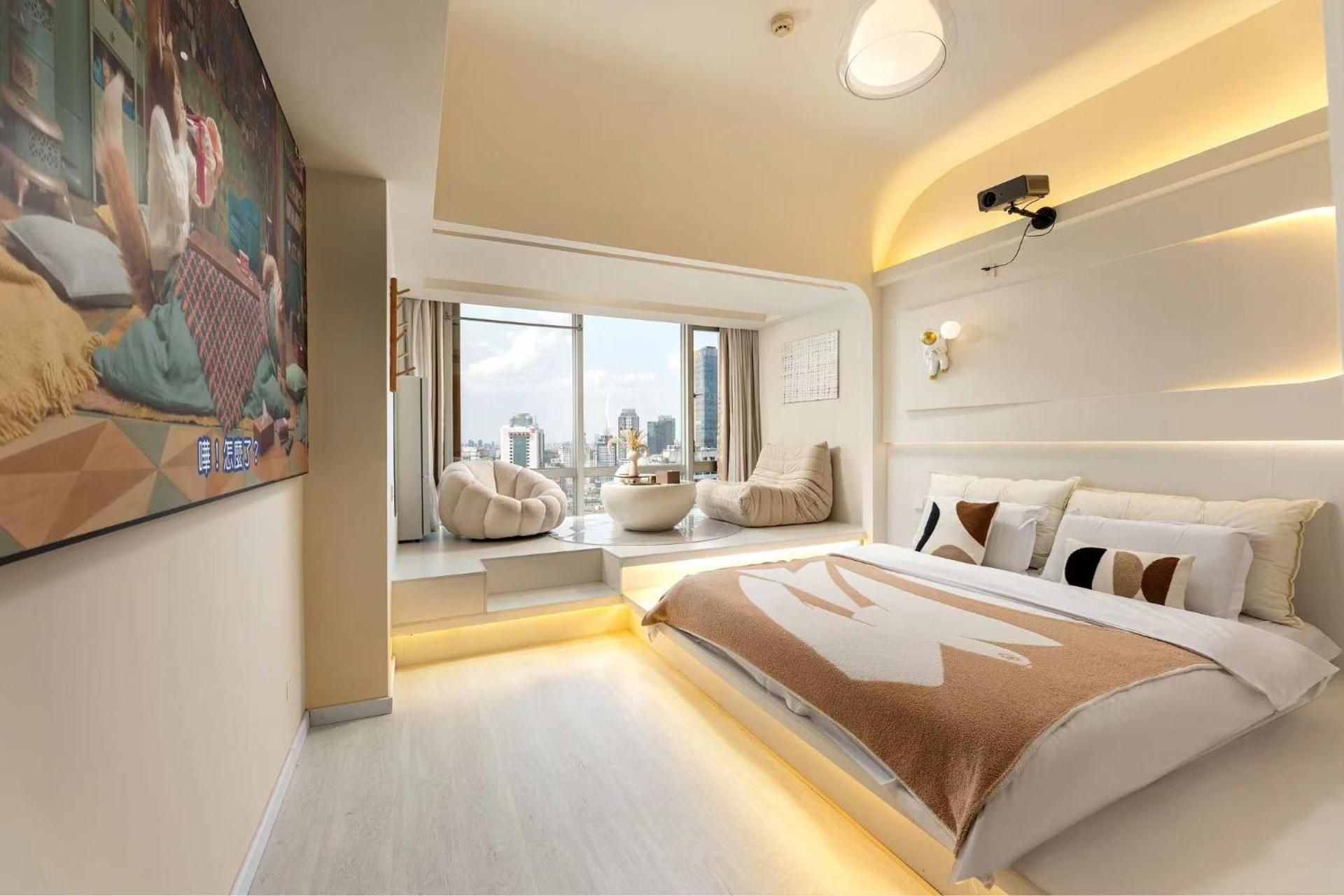 Standard Queen Room