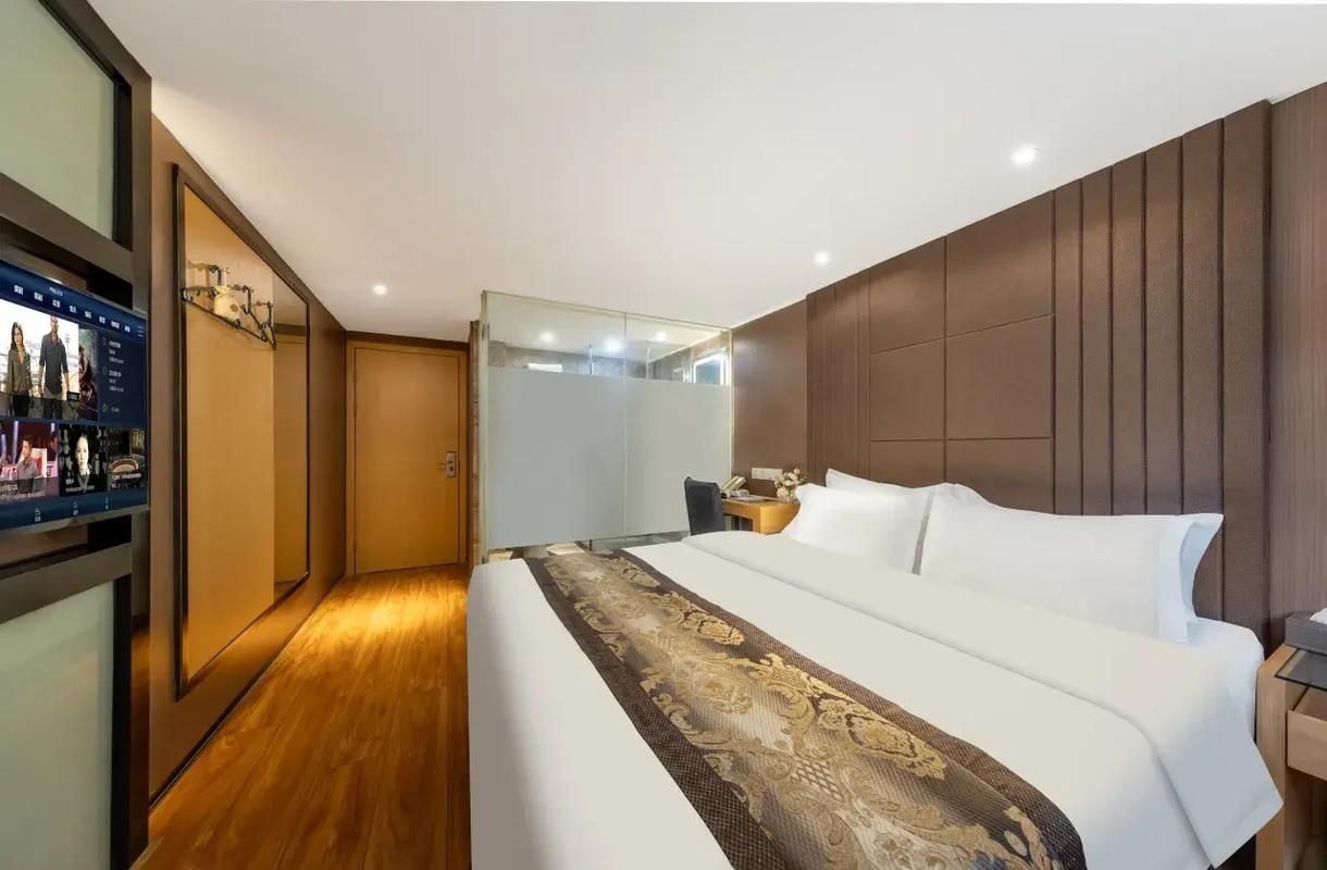WH - Deluxe Bed Room