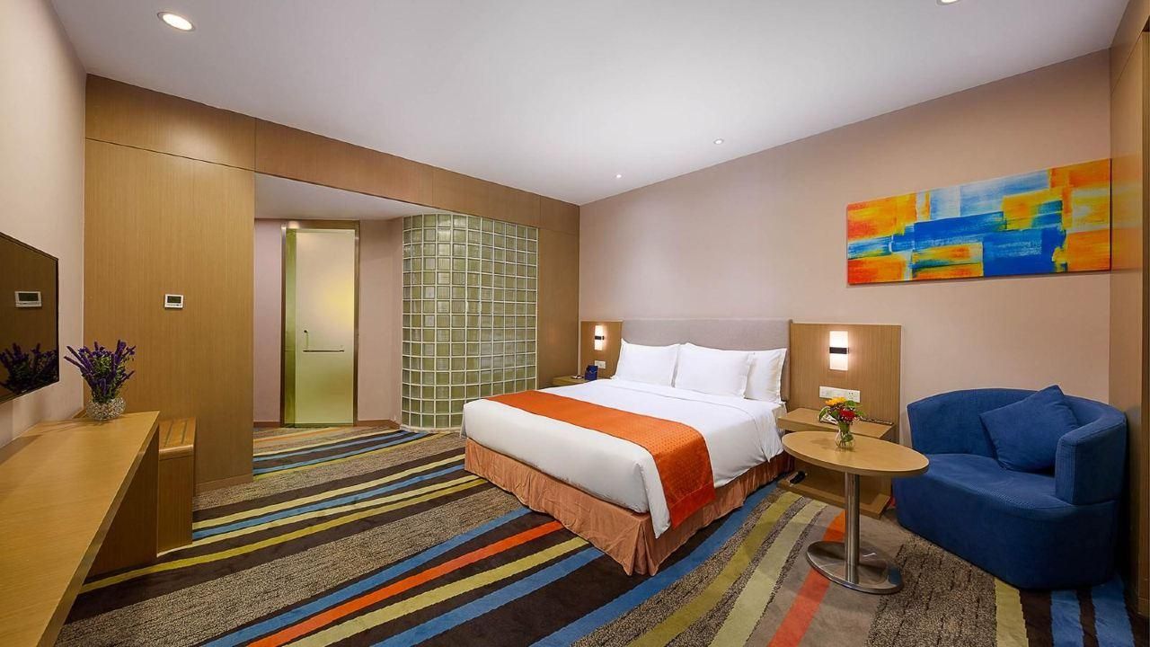 Select King Room